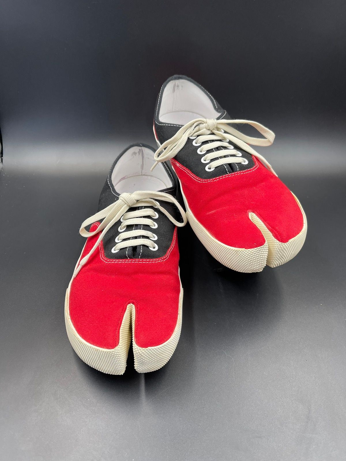 Pre-owned Maison Margiela Color-block Tabi Sneaker In Black/white/red