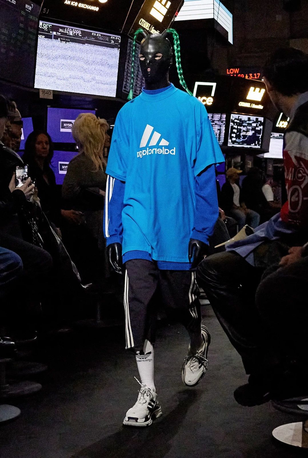 Balenciaga Balenciaga Adidas Shorts with distressed Hem Sz.L Size US 34 / EU 50 - 2 Thumbnail