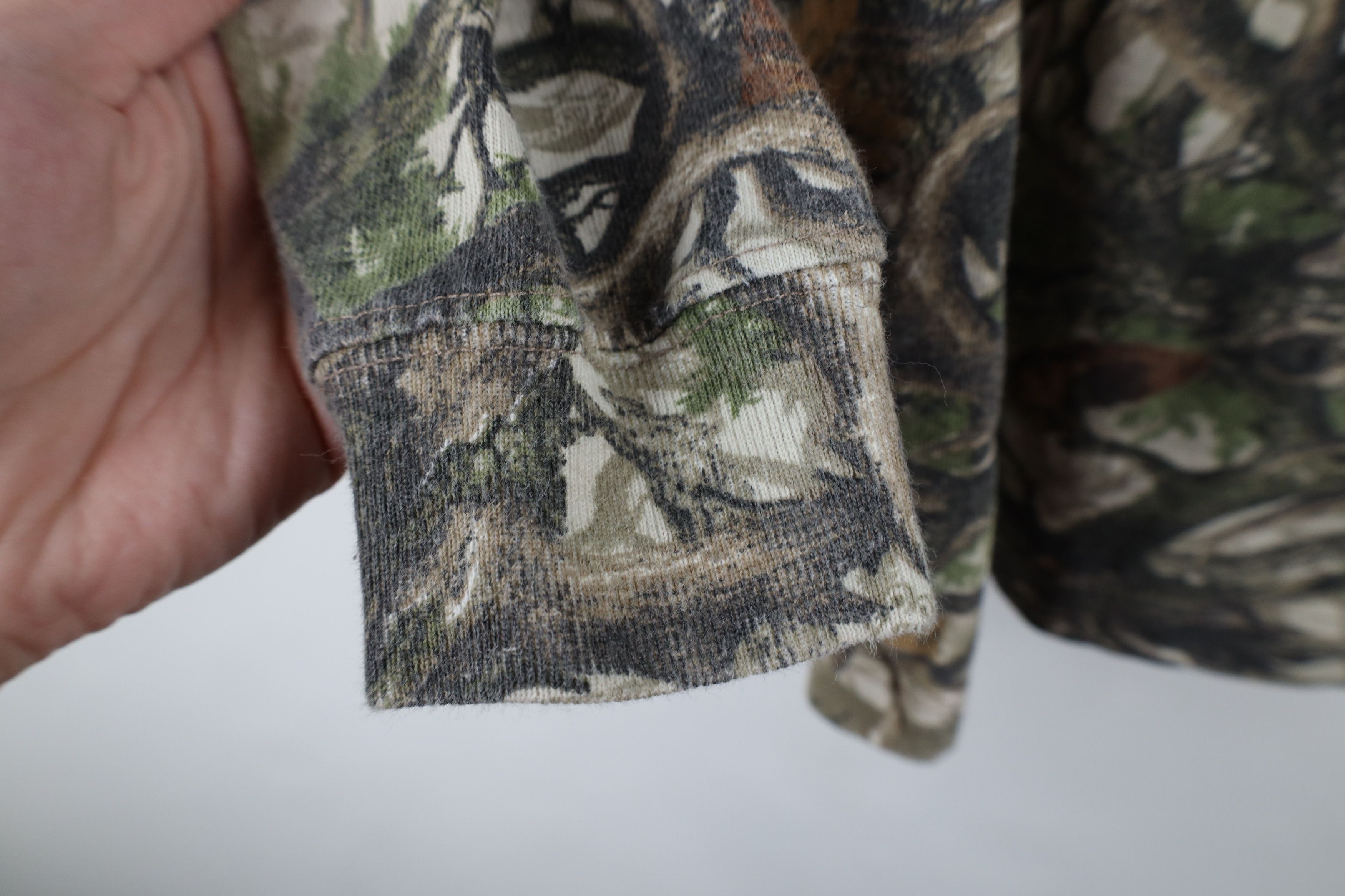 Vintage Vintage Streetwear Whitetail Camouflage Long Sleeve T-Shirt Size US S / EU 44-46 / 1 - 9 Thumbnail