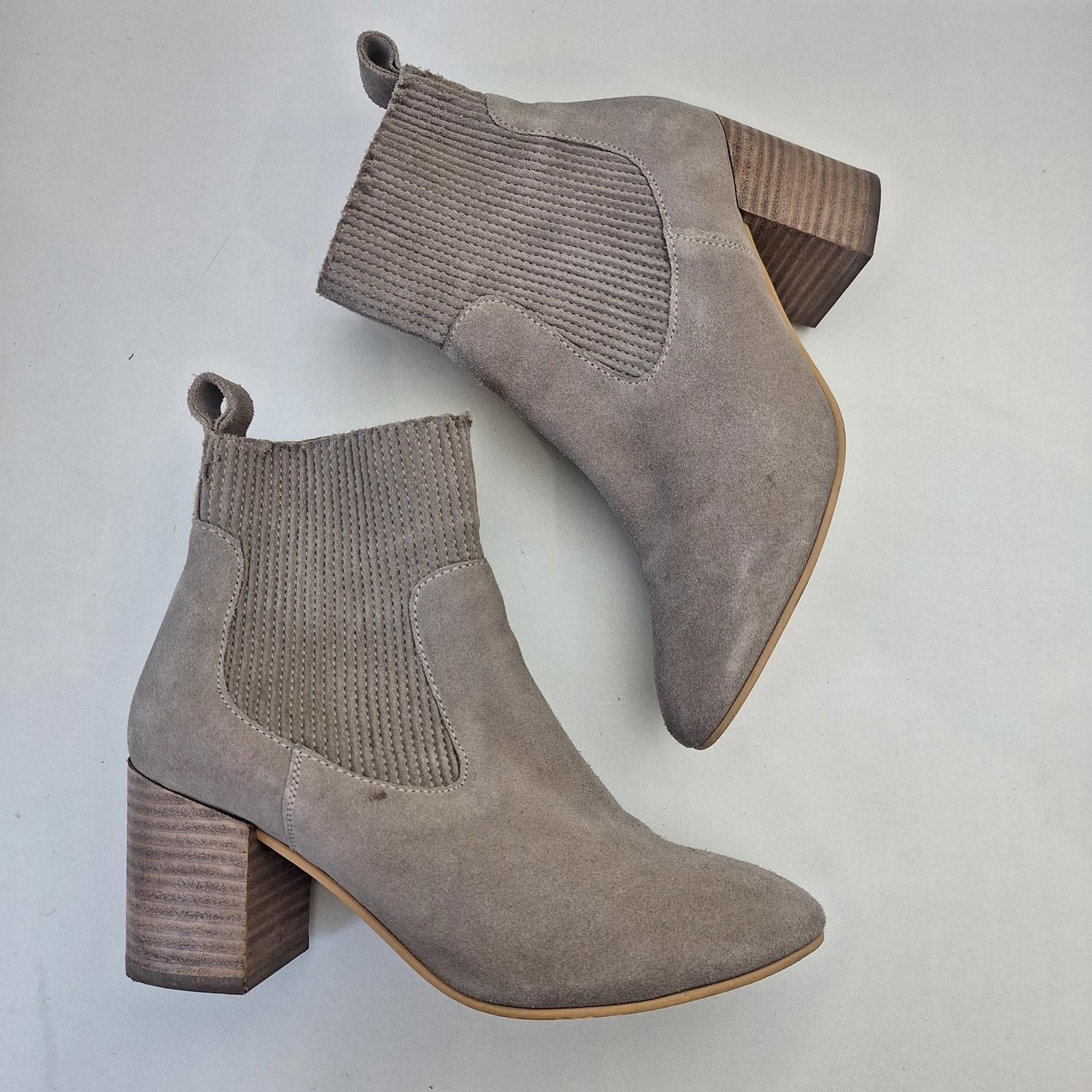 Designer AIRFLEX WOMEN Size 7 Suede Leather Heel winter ankle Boots Size US 8 / IT 38 - 2 Thumbnail