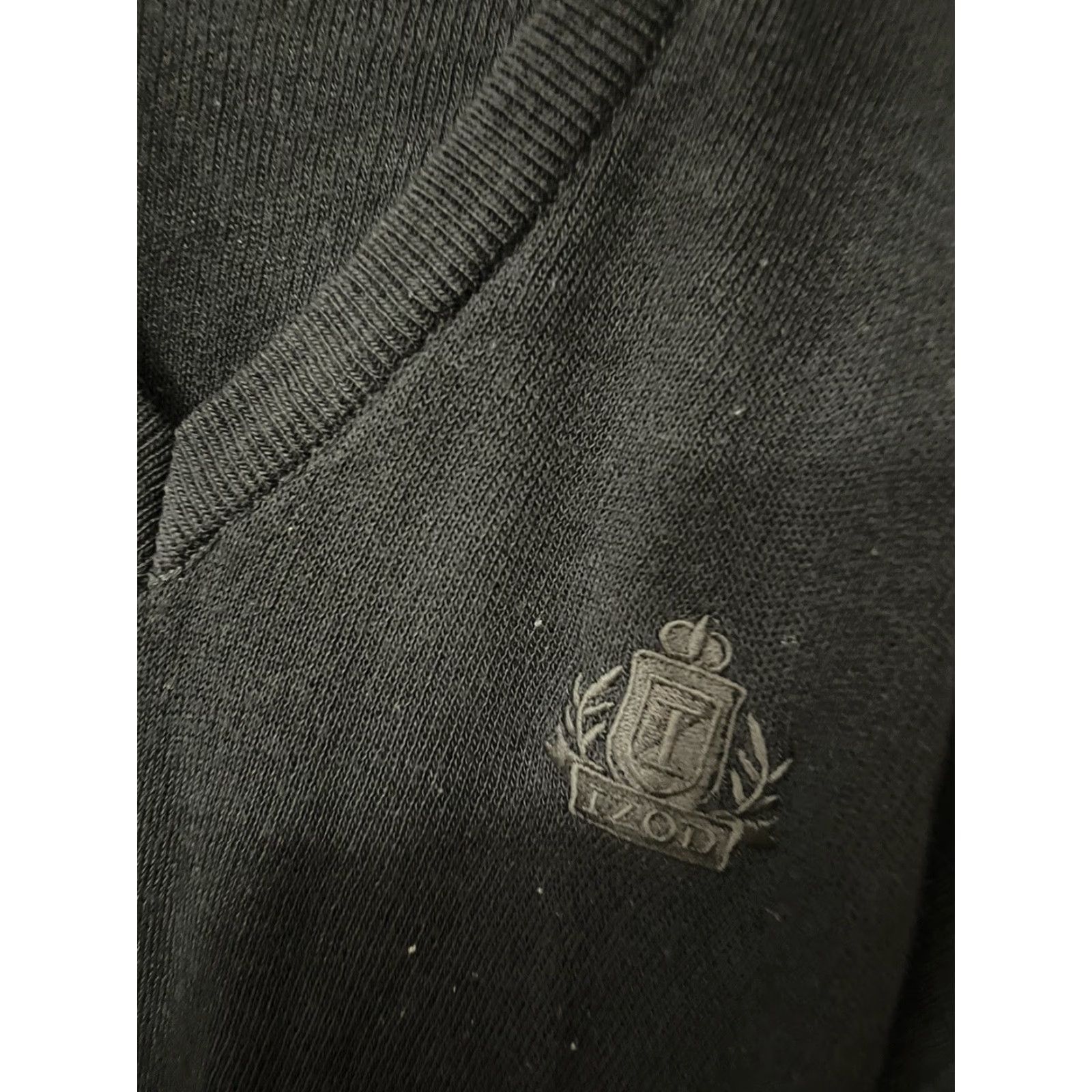 Izod VINTAGE IZOD Sweater Men’s Size M V-Neck Embroidered Logo Black Shirt Size US M / EU 48-50 / 2 - 2 Thumbnail