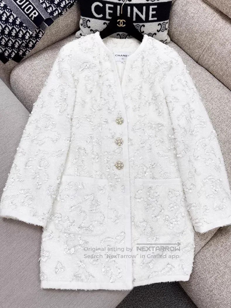 Chanel Chanel Full-body embroidered beads glazed gold buckle silh Size XXS / US 00 / IT 34 - 2 Thumbnail
