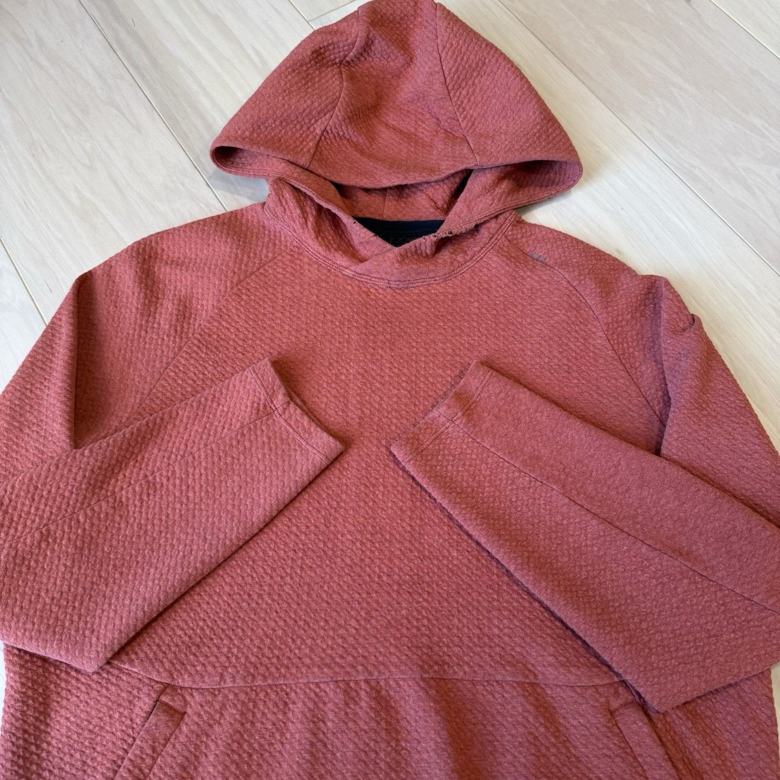 Lululemon Lululemon At Ease Hoodie Medium Orange Fleece Pullover Size US M / EU 48-50 / 2 - 4 Thumbnail