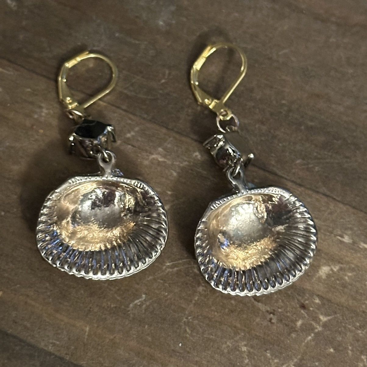Other Clamshell lever back dangle earrings Size ONE SIZE - 5 Thumbnail