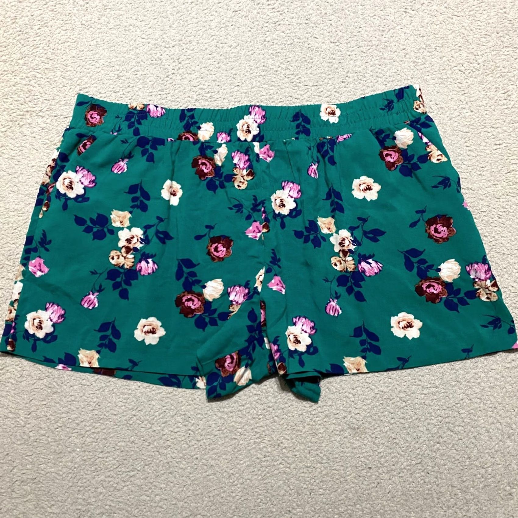 Apt. 9 Apt. 9 Shorts Womens 2XL Green Floral Pull On Elastic Waist Pockets Inseam 3" Size 40" / US 18 - 2 Thumbnail
