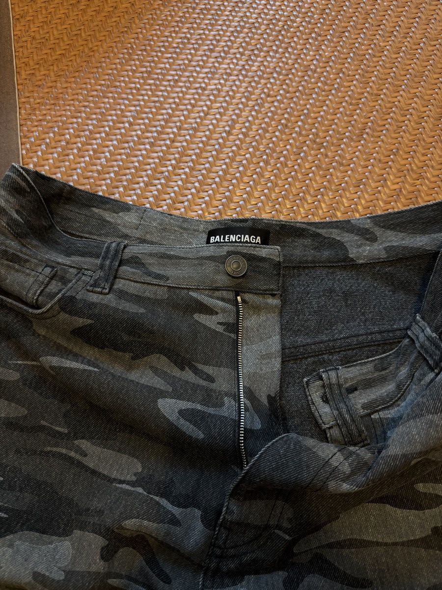 Balenciaga Balenciaga Black Camo Baggy Denim Size US 32 / EU 48 - 2 Thumbnail