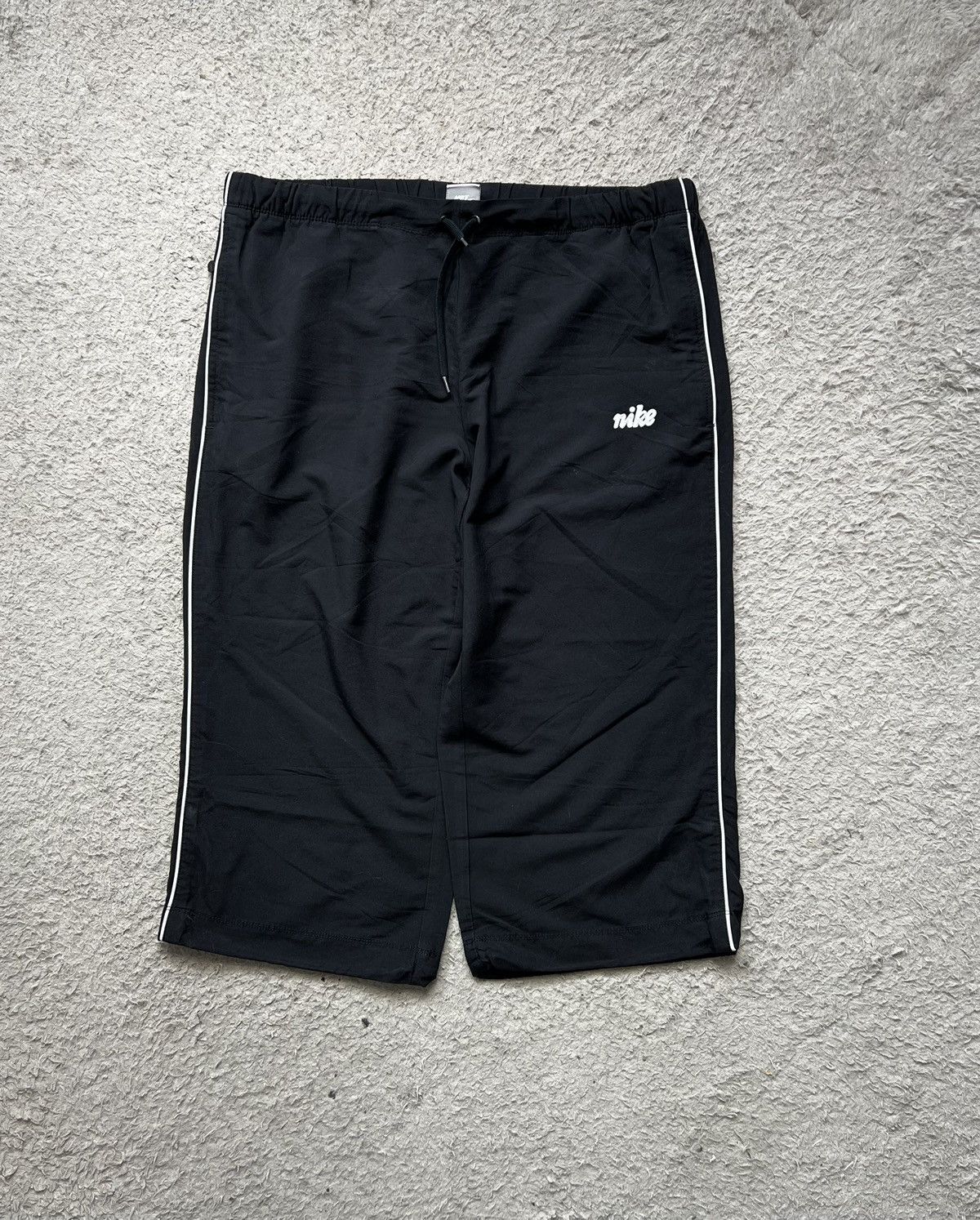 Nike Shorts Nike Small Logo Spellout Vintage Size US 36 / EU 52 - 1 Thumbnail