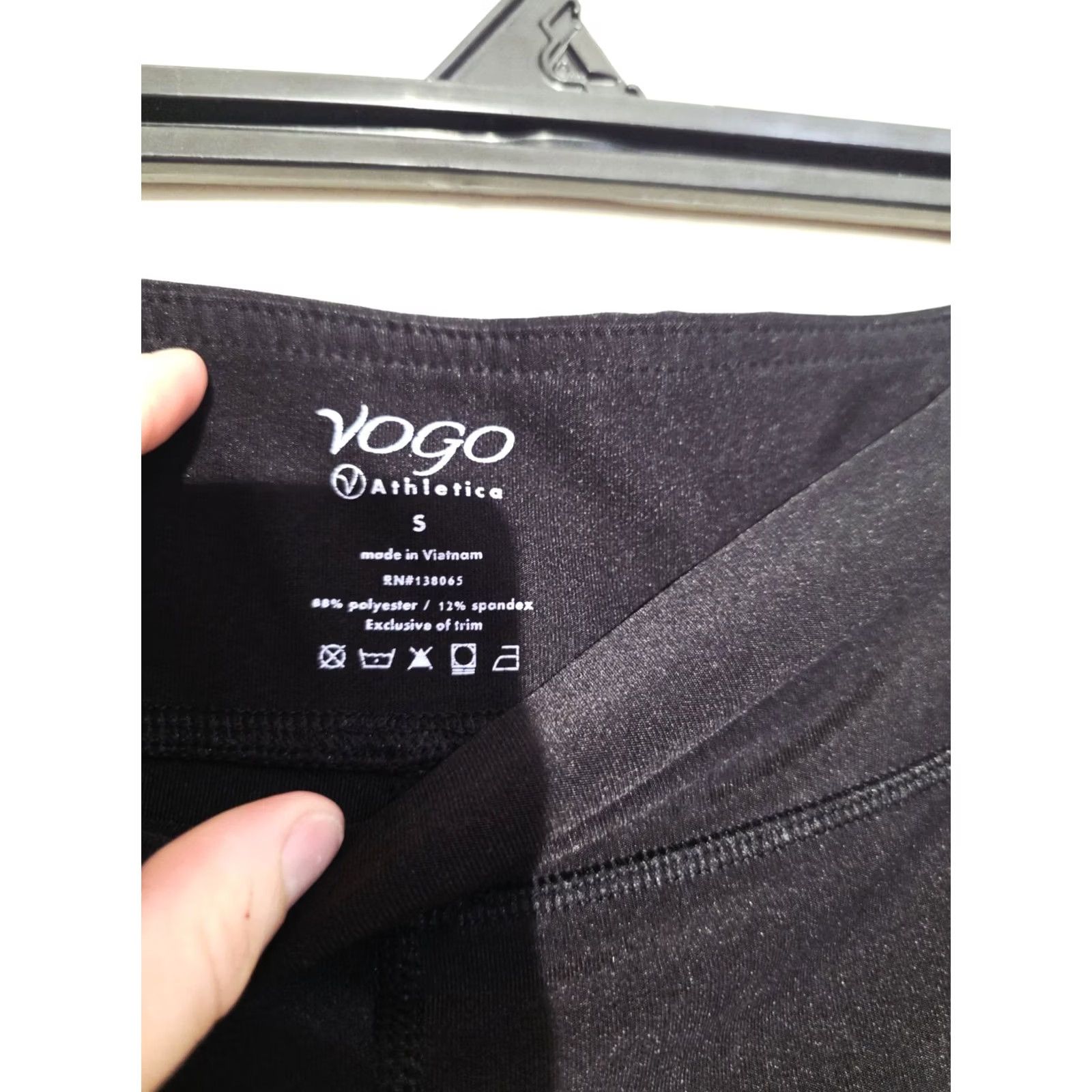 Vintage Vogo Athletica Athletic Leggings Womens Size S Black Capri Athletic Skinny Yoga Capri Leggings Womens Black Size 28" / US 6 / IT 42 - 4 Thumbnail