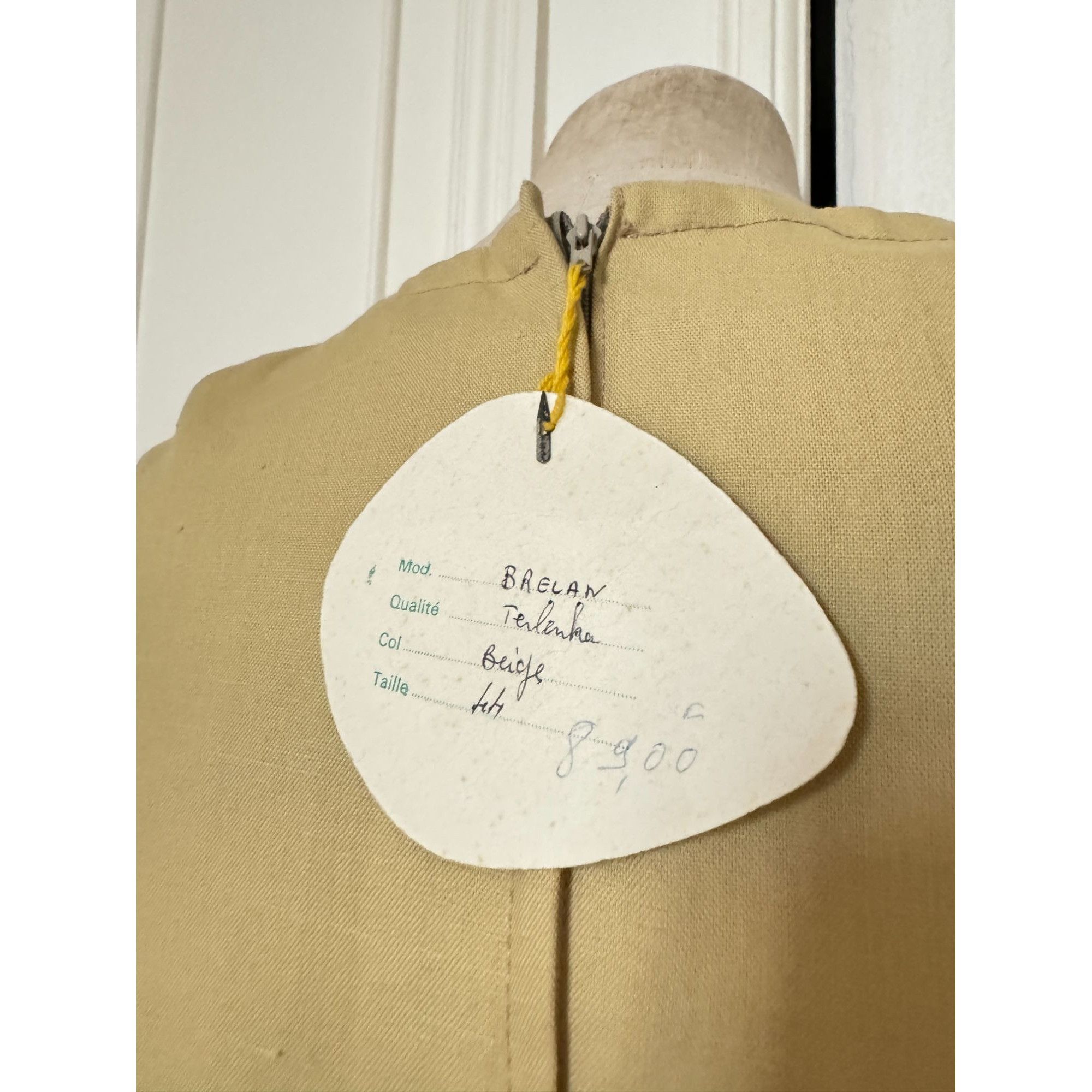 Courreges 1960s Elegant Beige Belted Dress Size M / US 6-8 / IT 42-44 - 5 Thumbnail