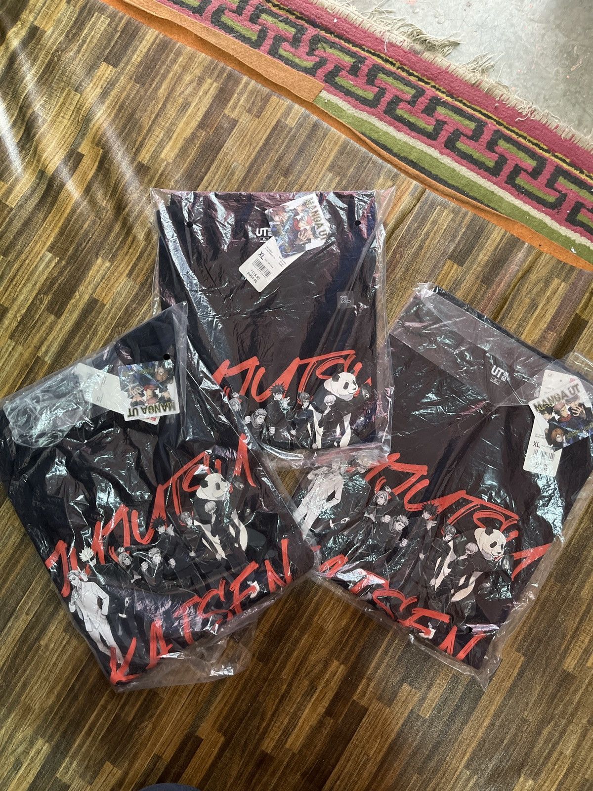 Anime Jujutsu Kaisen Uniqlo Size US XL / EU 56 / 4 - 3 Thumbnail