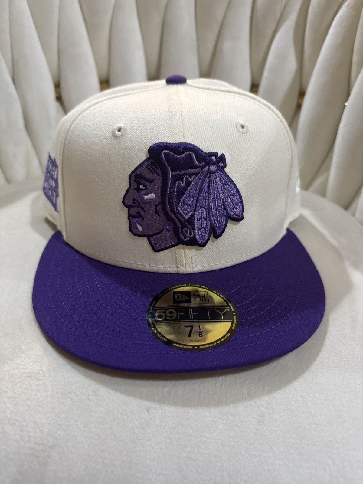 New Era 59Fifty Chicago Blackhawks “Hockey Fights Cancer” 7 1/8 Size ONE SIZE - 4 Thumbnail