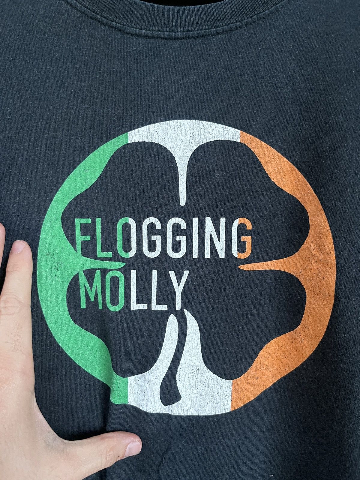 Band Tees Flogging Molly Black T-shirt Size US XL / EU 56 / 4 - 4 Thumbnail