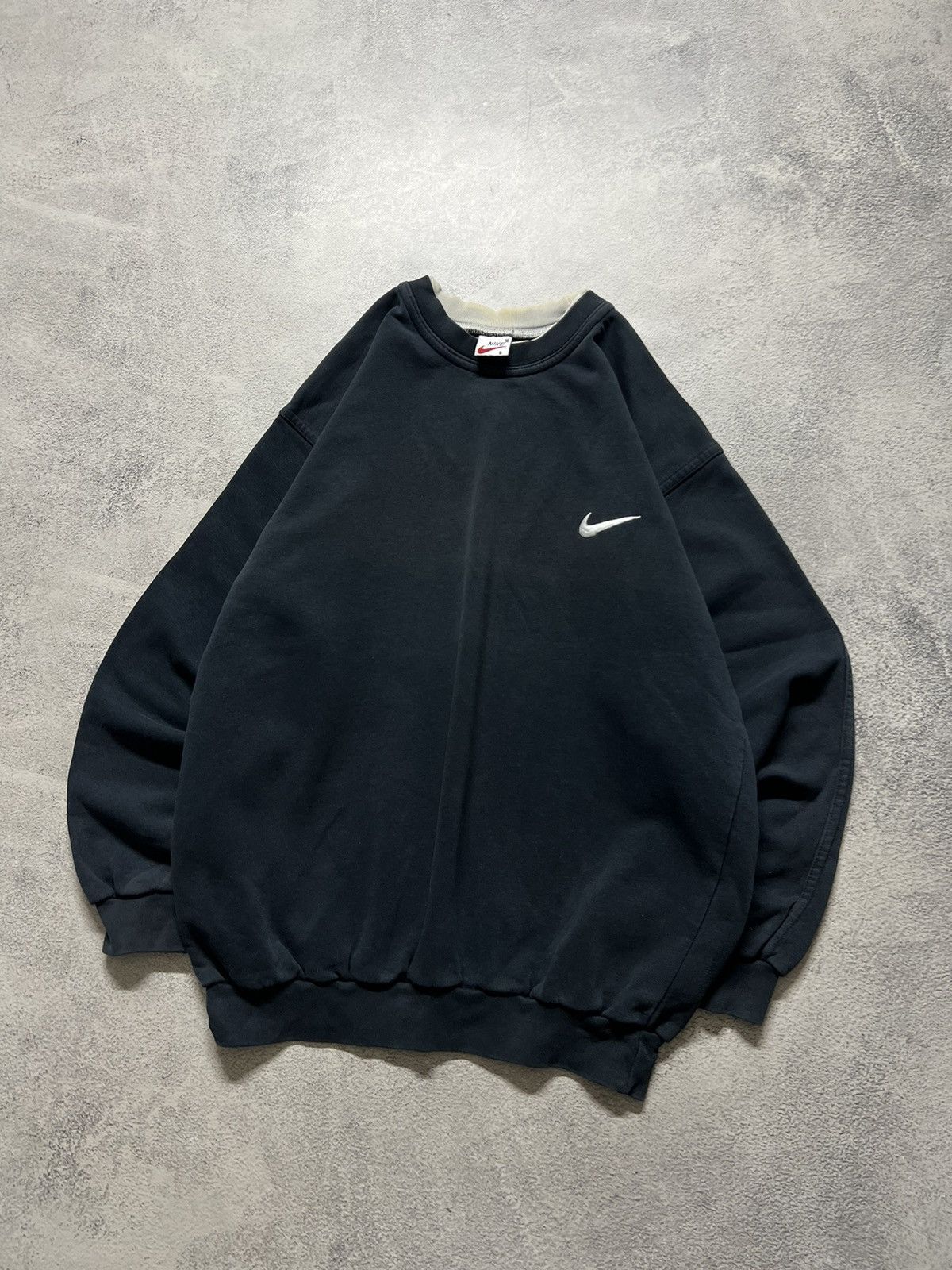 Vintage Vintage Y2K Nike Mini Swoosh Faded Oversized Sweatshirt 90’s Size US S / EU 44-46 / 1 - 3 Thumbnail