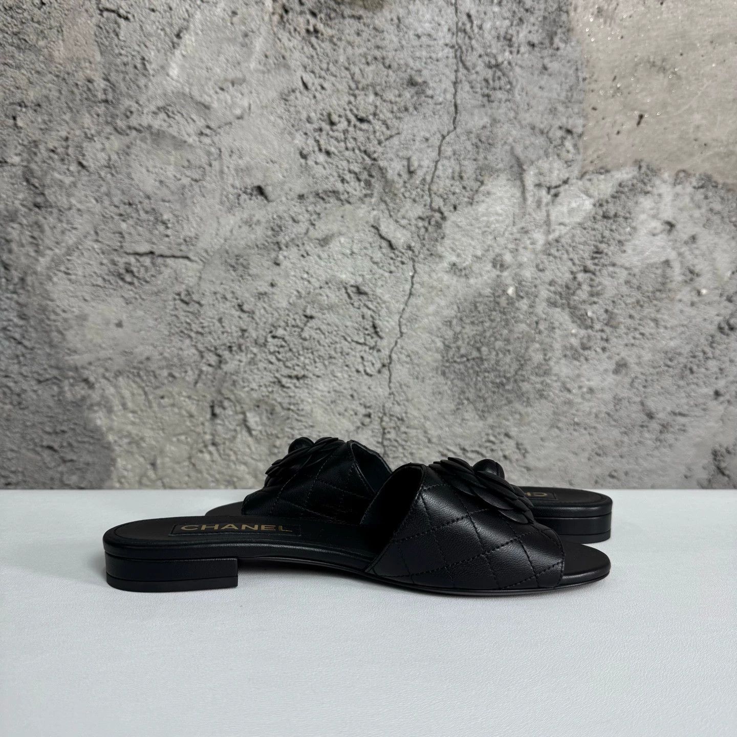 Chanel Chanel Camellia Slipper 39 New Size US 8.5 / IT 38.5 - 4 Thumbnail