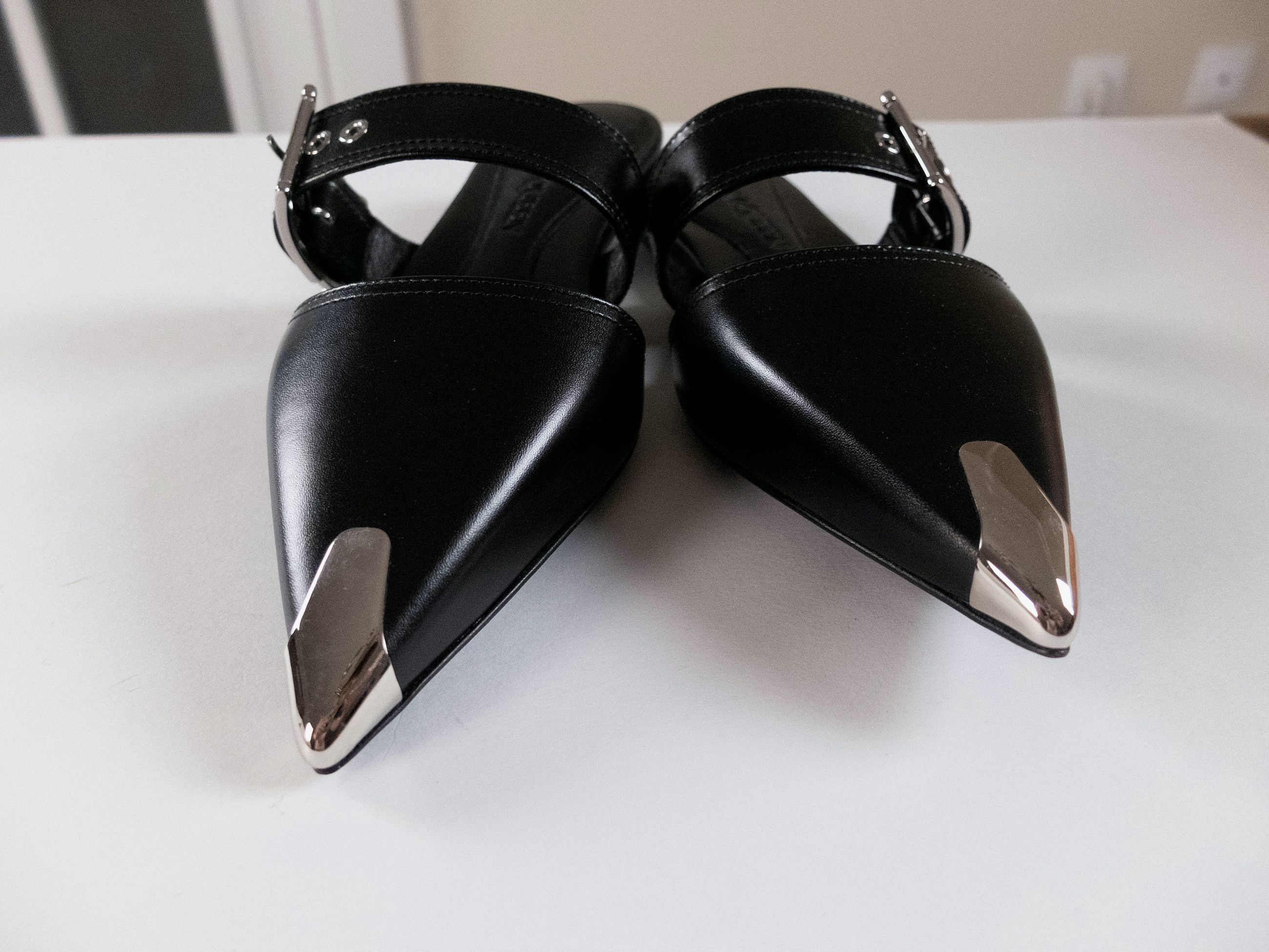 Alexander McQueen ALEXANDER MCQUEEN black leather flat mules 37 q Size US 7 / IT 37 - 6 Thumbnail