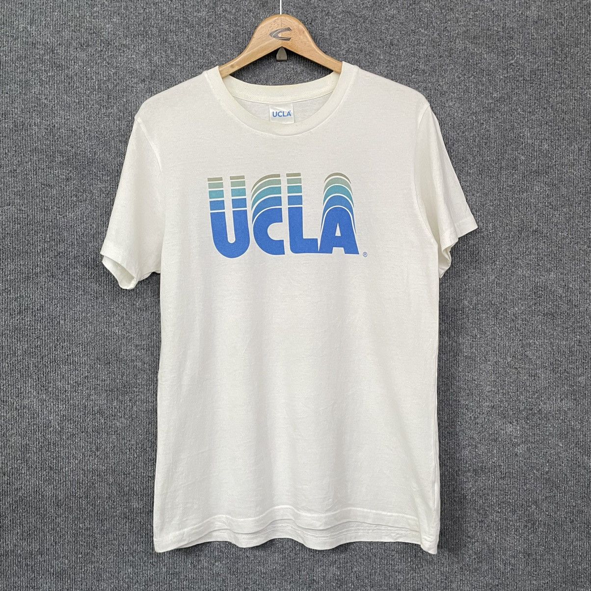 Vintage Vintage 90s UCLA Bruins T Shirt Size US M / EU 48-50 / 2 - 1 Thumbnail