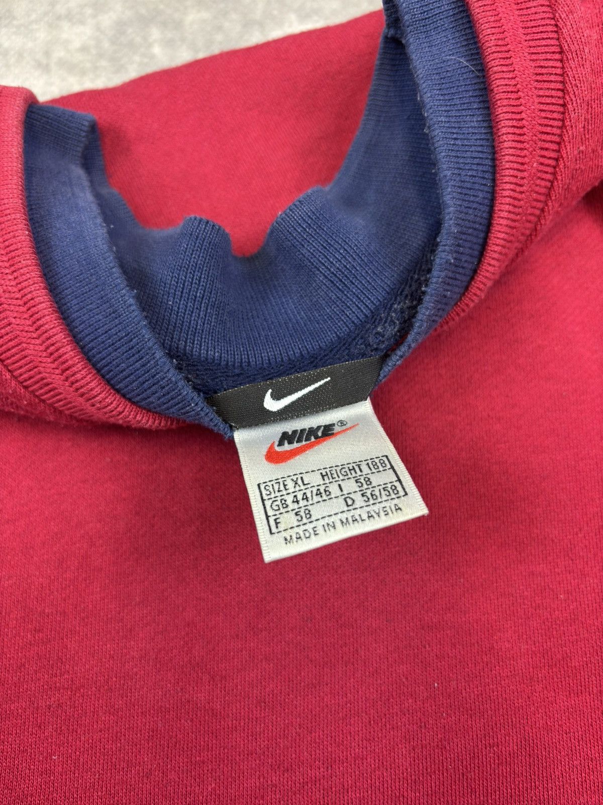 Nike 90s Red Nike Big Swoosh Logo Sweatshirt XL Rap Skatebaord Size US XL / EU 56 / 4 - 4 Thumbnail