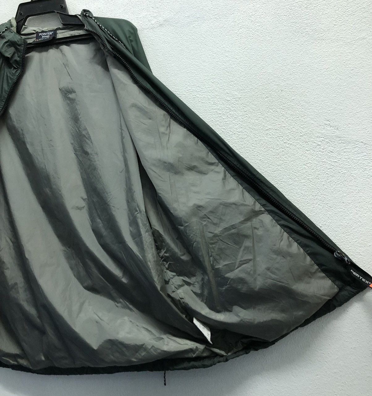 Vintage Pointer Brand Pertex Fabrics Nylon Jacket Hoodie