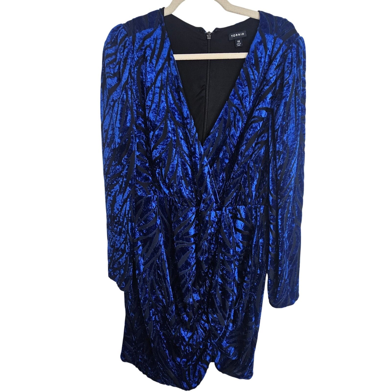 Torrid Torrid Women At The Knee Velvet High Slit Dress Plus Size 16 Size XXL / US 16-18 / IT 52-54 - 1 Thumbnail