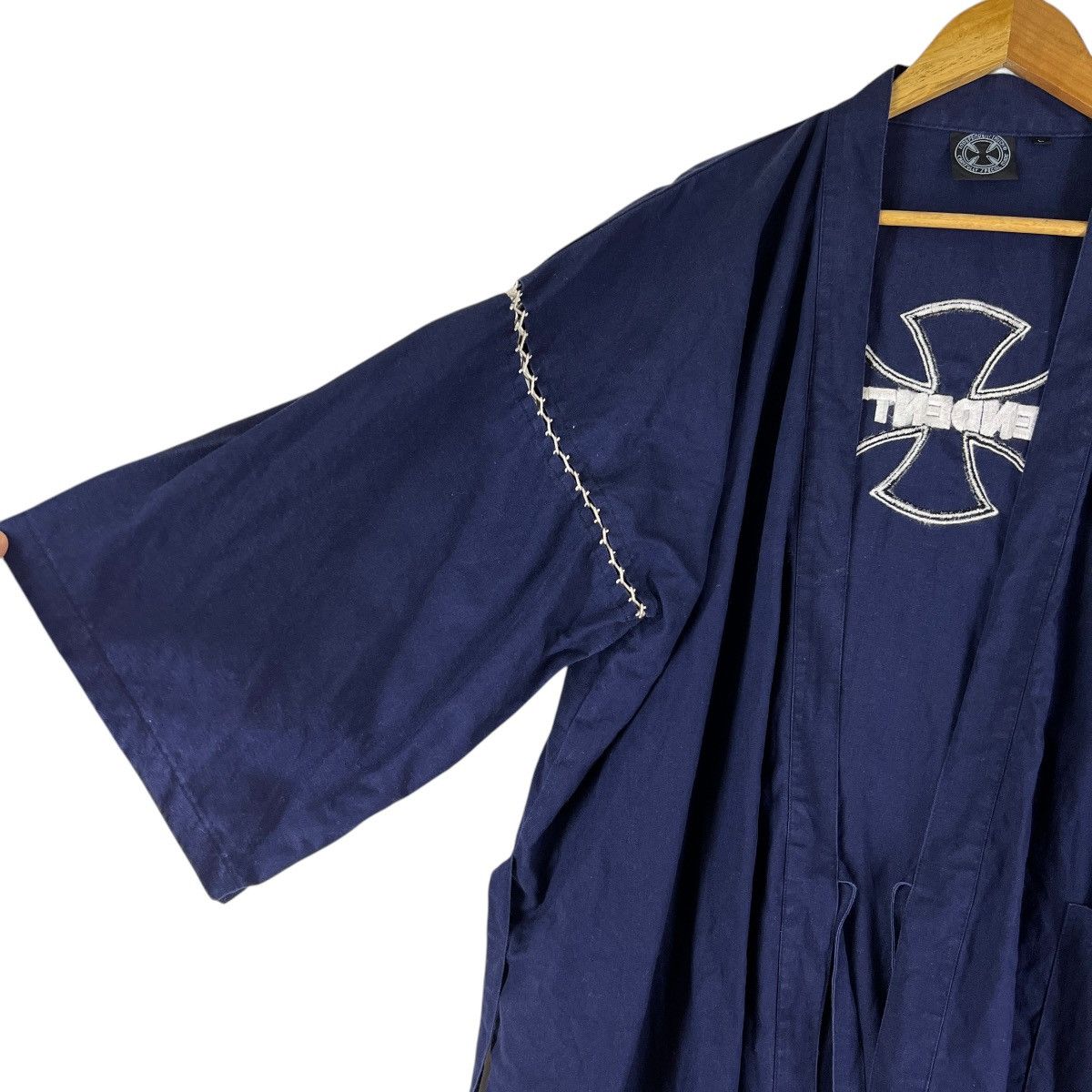 Independent Trading Co. × Independent Truck Co. 💥 INDEPENDENT TRUCK INDIGO KIMONO Size US L / EU 52-54 / 3 - 7 Thumbnail