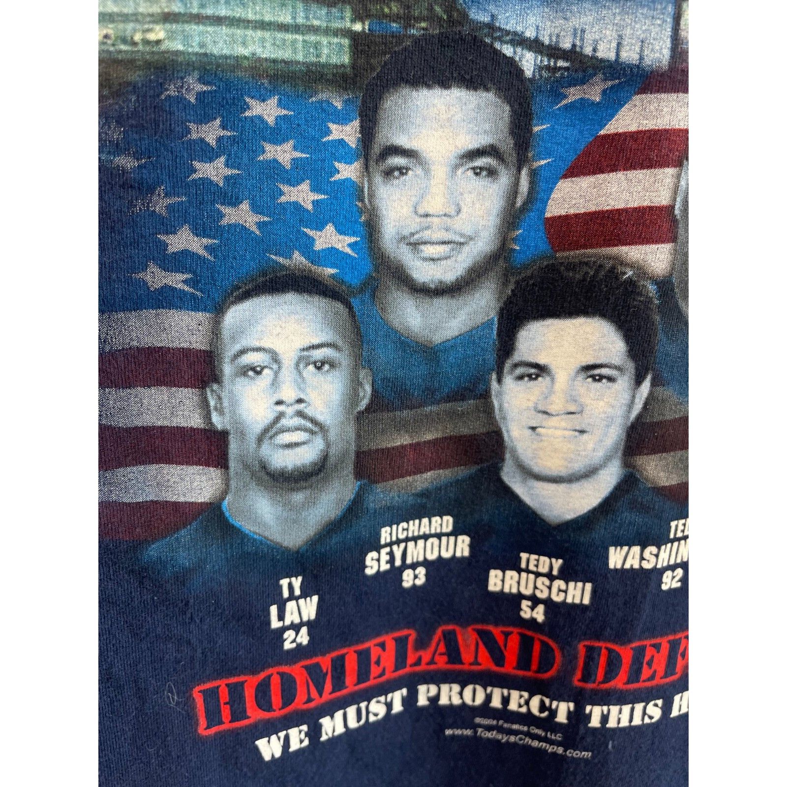 Fruit Of The Loom RARE 2004 NEW ENGLAND PATRIOTS HOMELAND DEFENSE SHIRT LAW BR Size US L / EU 52-54 / 3 - 3 Thumbnail