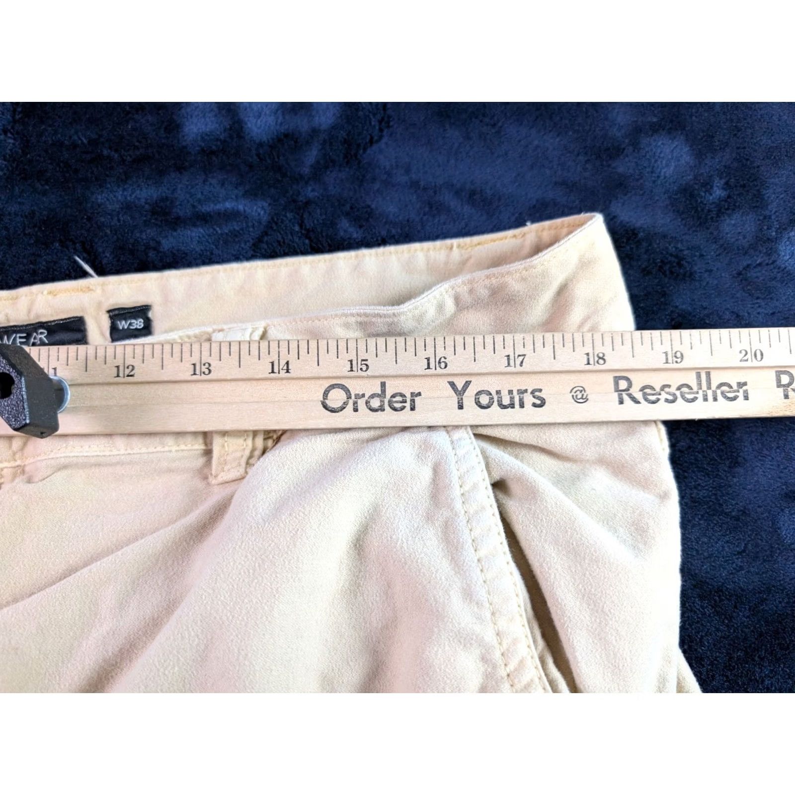 Rocawear Rocawear Y2K Tan Zippered Baggy Cargo Shorts Men’s Size 38 READ - Beige Cotton, 38, Cargo, Pockets, Casual, Summer, Spring, Men, Regular Size US 38 / EU 54 - 3 Thumbnail