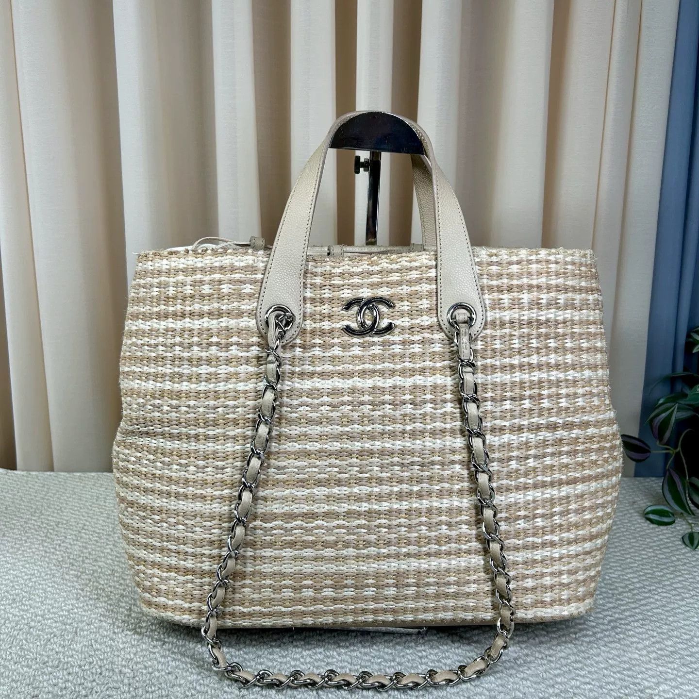 Chanel Pre-loved Bag Very good condition Size ONE SIZE - 1 Thumbnail