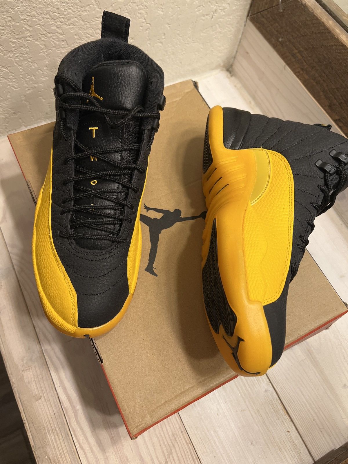 Jordan Brand × Nike Air Jordan 12 Retro University Gold Size US 8.5 / EU 41-42 - 2 Thumbnail