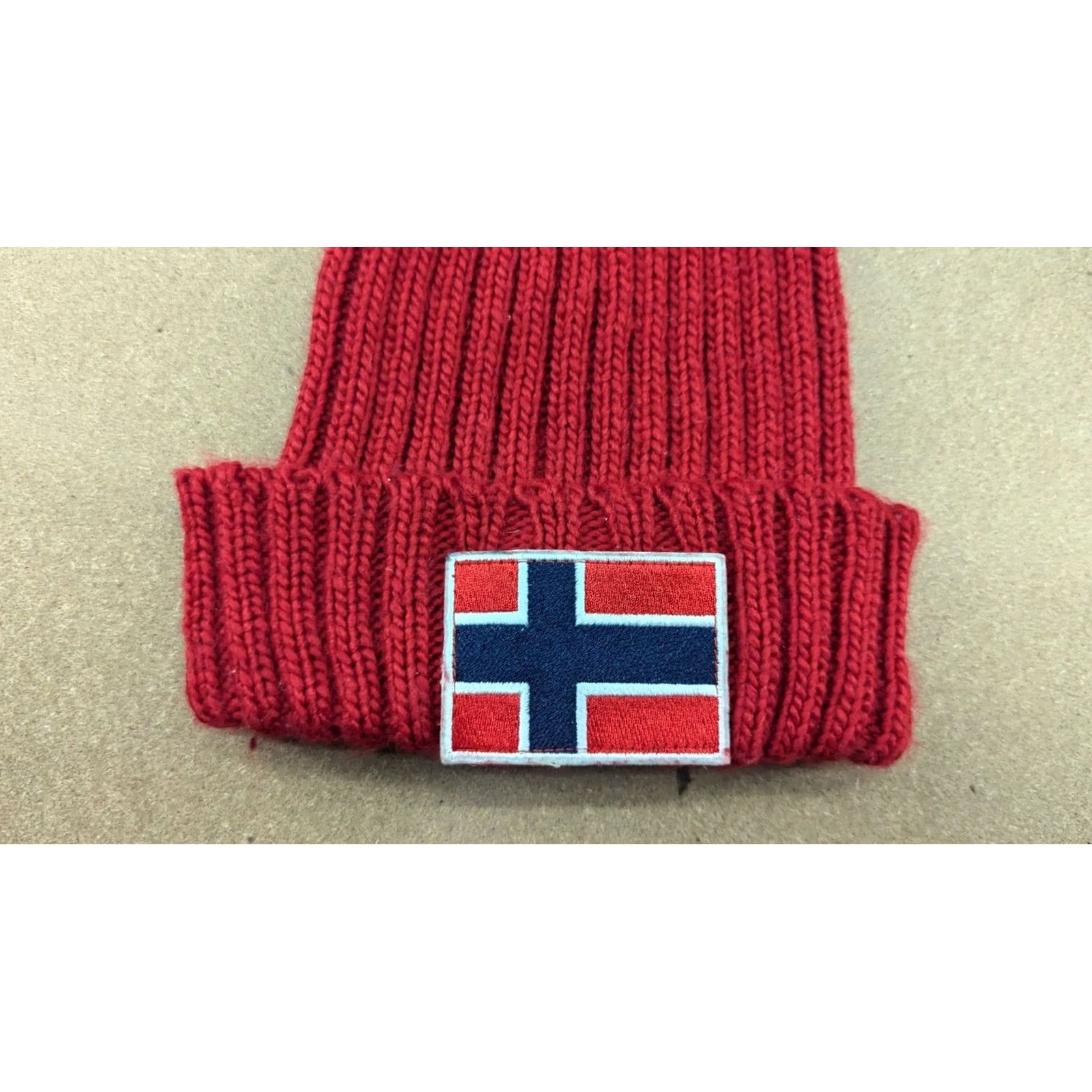 Vintage VINTAGE Norway Flag Red Beanie Hat One Size Stretch Ribbon Pom Pom Cuffed Size ONE SIZE - 3 Thumbnail