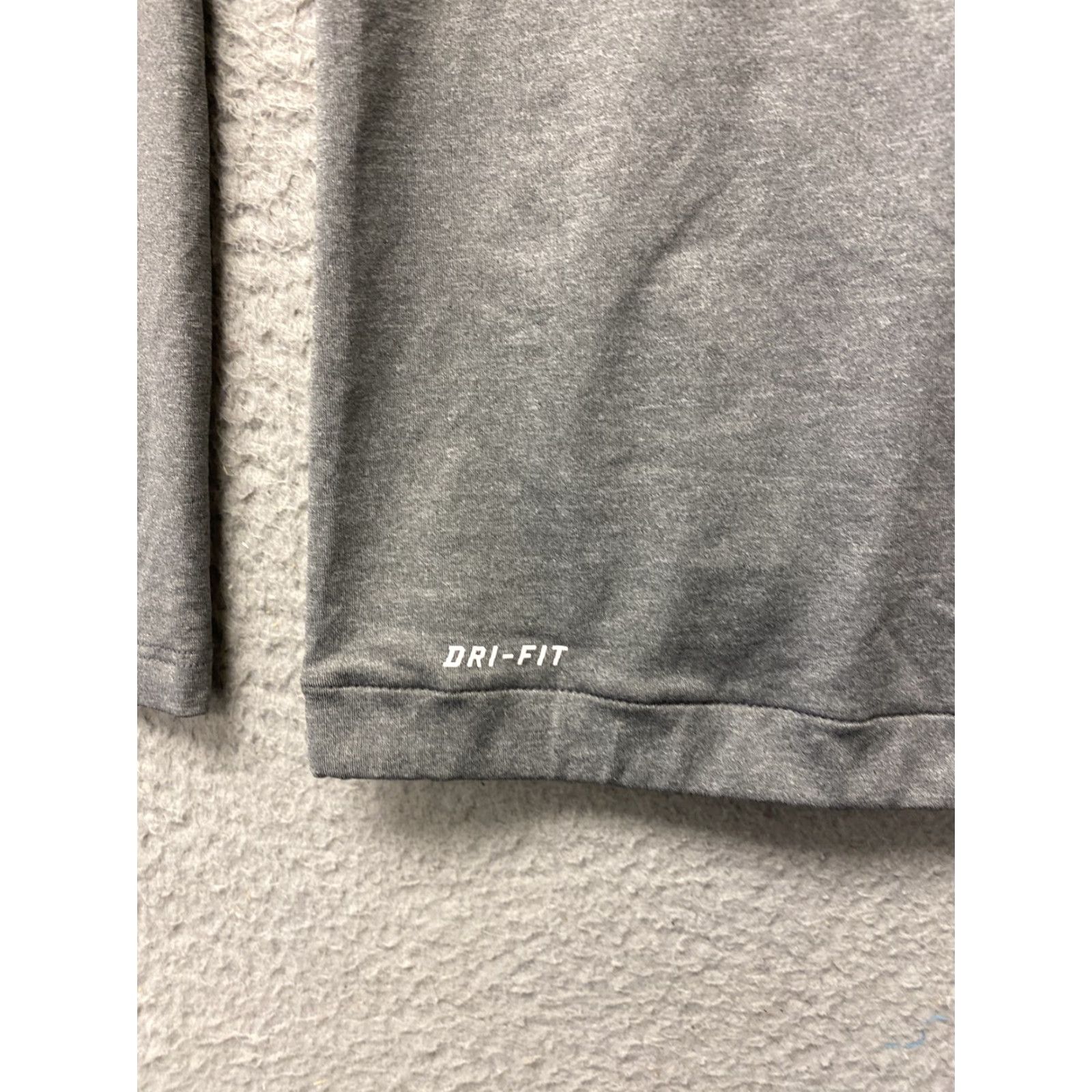 Nike Nike Shirt Womens M gray Running Dri-Fit Long Sleeve Active Fitness 52-66 Size M / US 6-8 / IT 42-44 - 4 Thumbnail