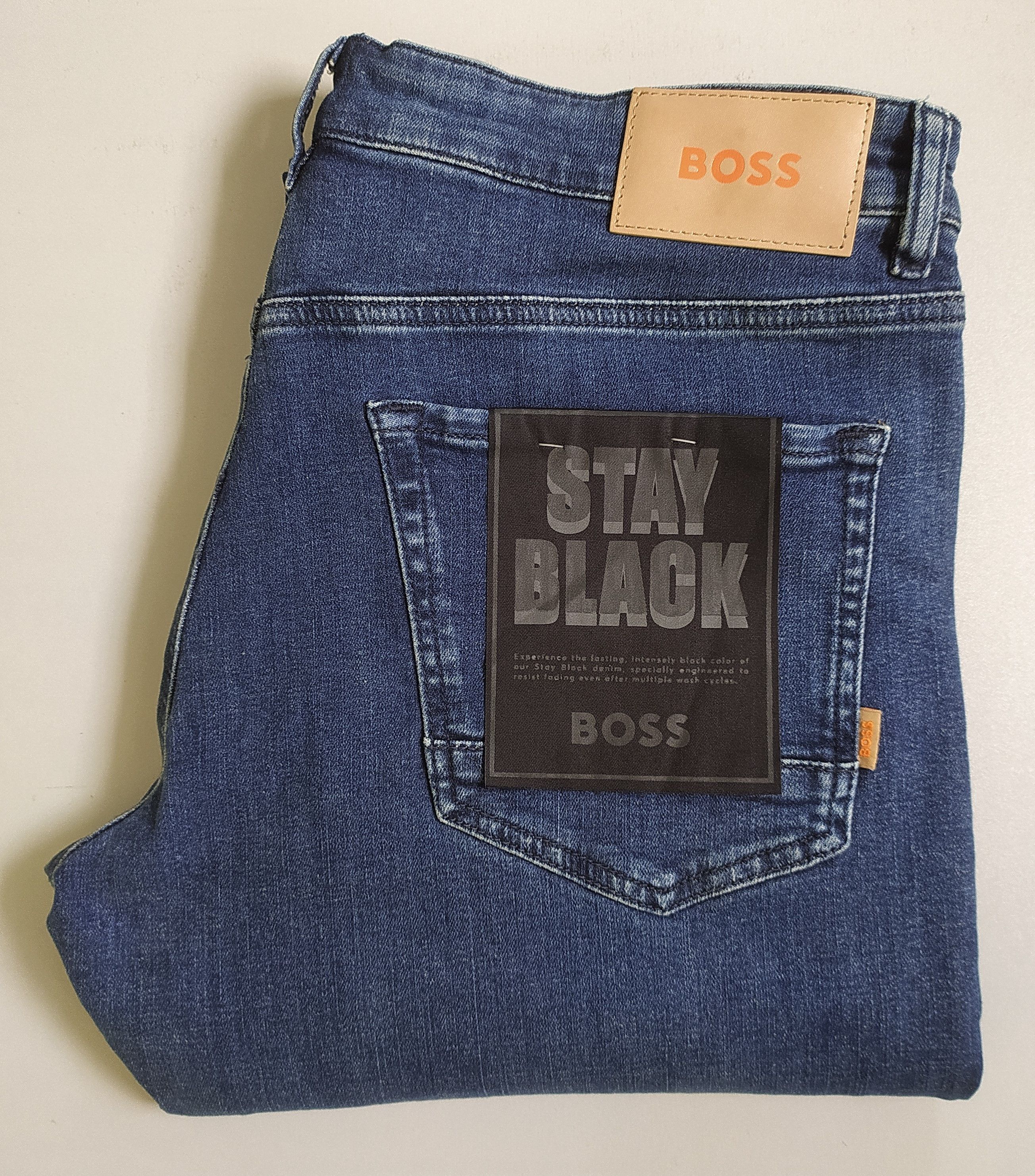 Hugo Boss HUGO BOSS MAINE Regular Fit Jeans FREE SHIPPING T/6034 Size US 36 / EU 52 - 1 Thumbnail