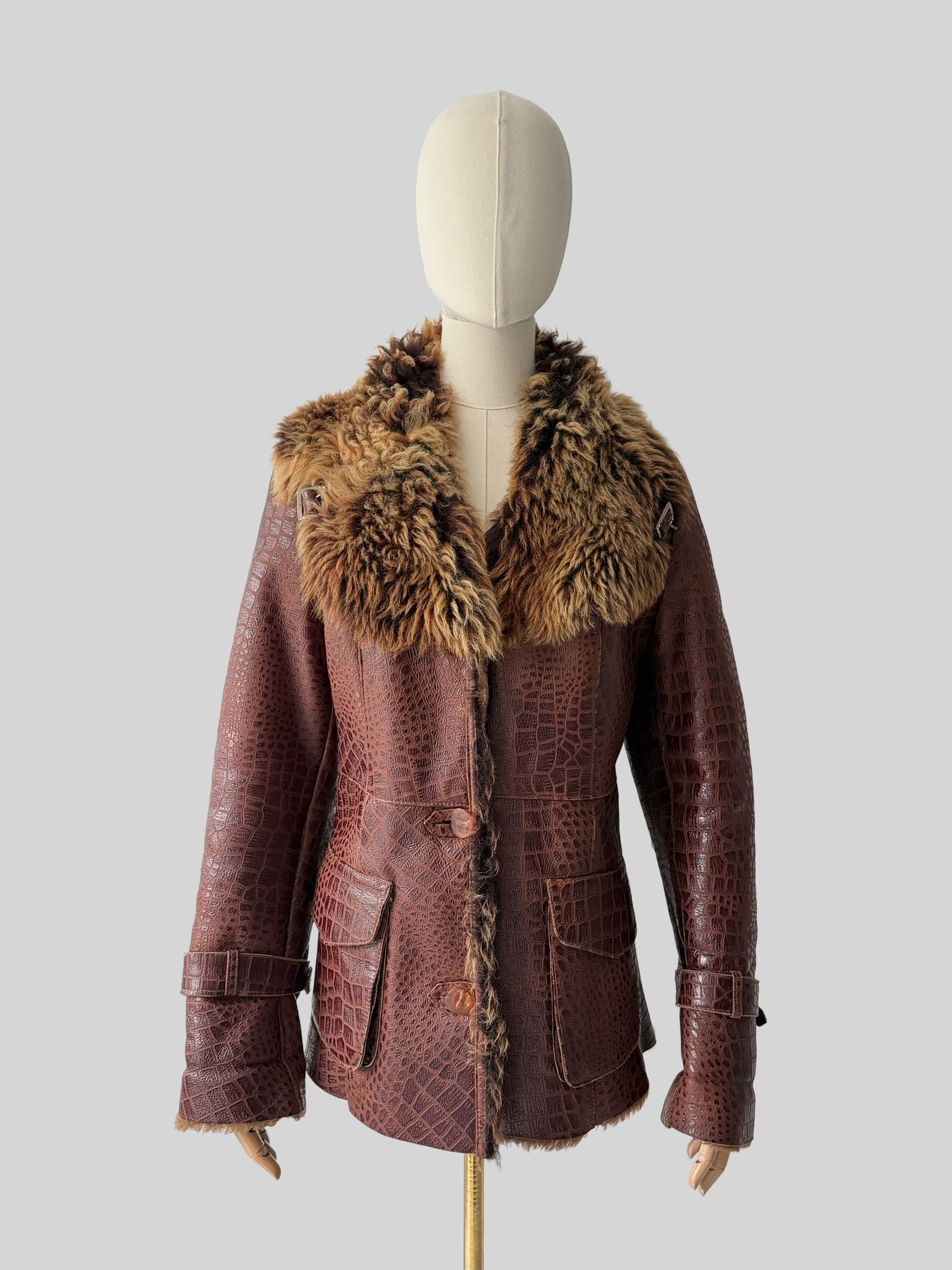Vintage Vintage Brown Embossed Leather Shearling Y2K Jacket Size M / US 6-8 / IT 42-44 - 1 Thumbnail