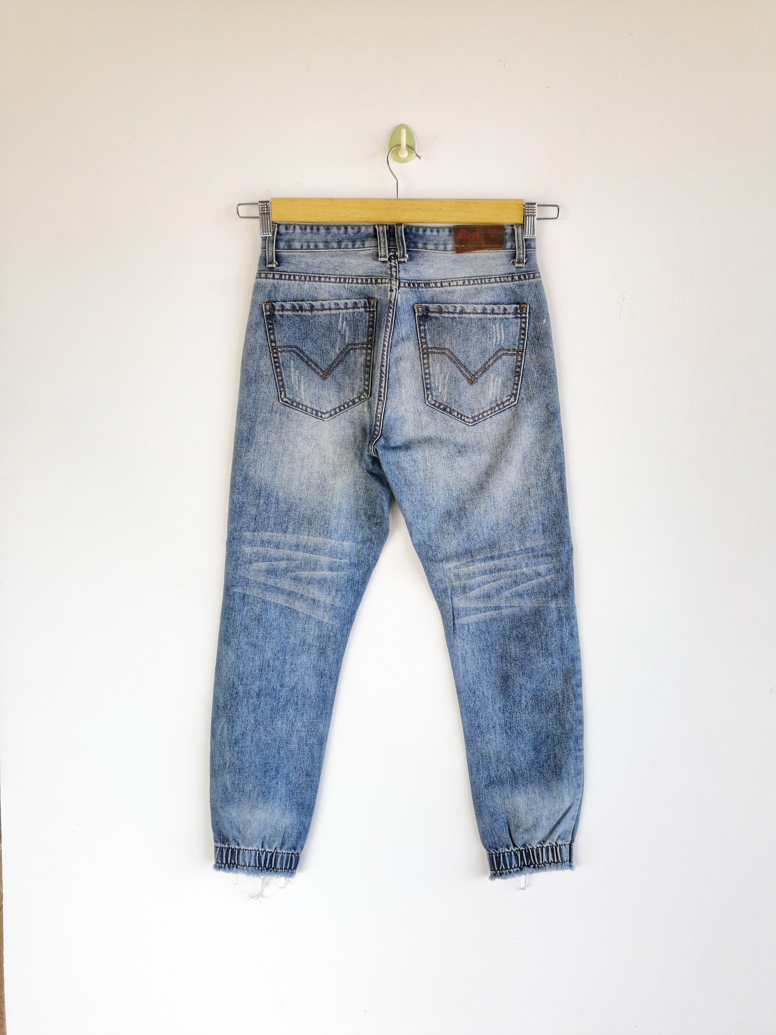 Japanese Brand Japanese Jogger Distressed Jeans Japanese Denim Pants Size 28" / US 6 / IT 42 - 2 Thumbnail