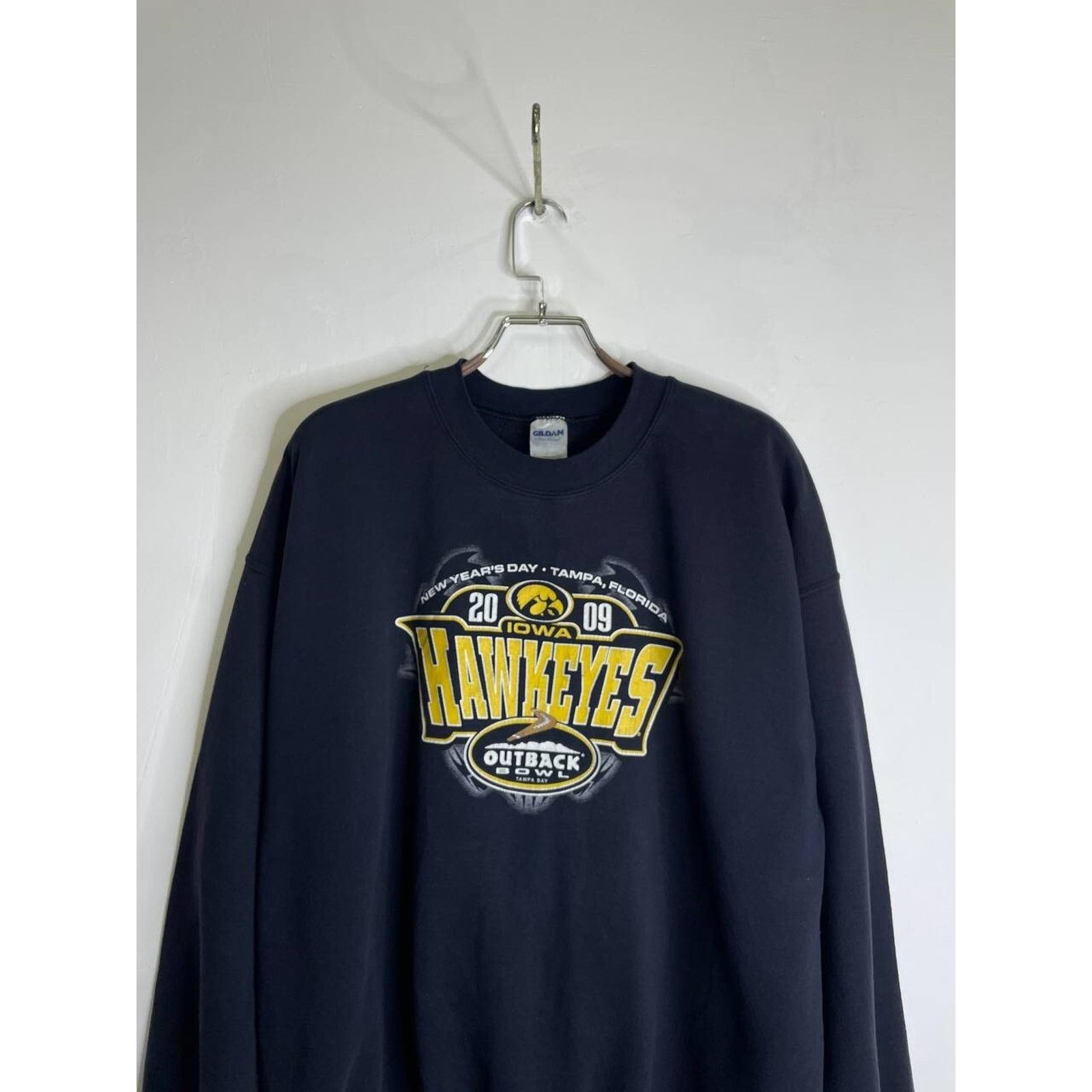 Vintage Vintage Iowa Hawkeyes Outback Bowl Sweatshirt NCAA Football Size US XL / EU 56 / 4 - 2 Thumbnail