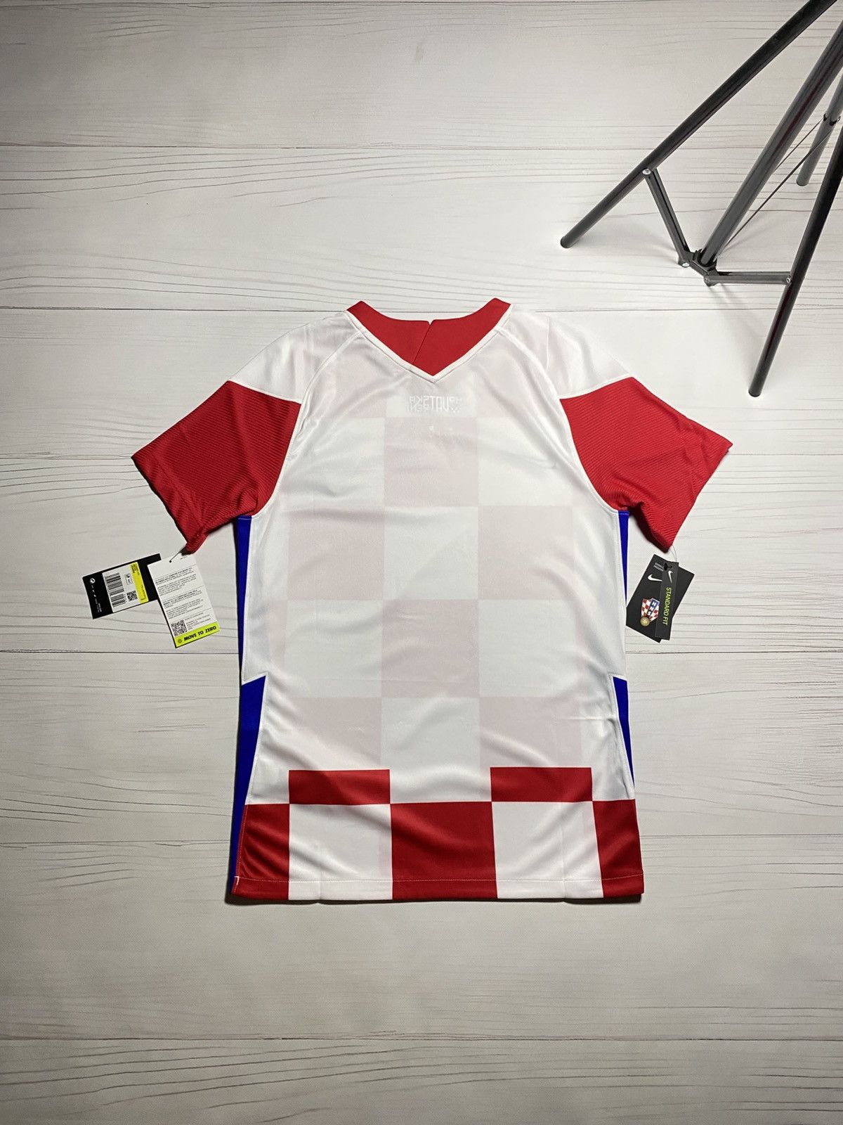 Nike NEW Nike Croatia 2020 home Soccer football y2k t shirt Size US S / EU 44-46 / 1 - 2 Thumbnail
