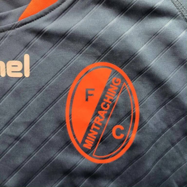 Hummel Mintraching Hummel training football jersey size XL Size US XL / EU 56 / 4 - 3 Thumbnail