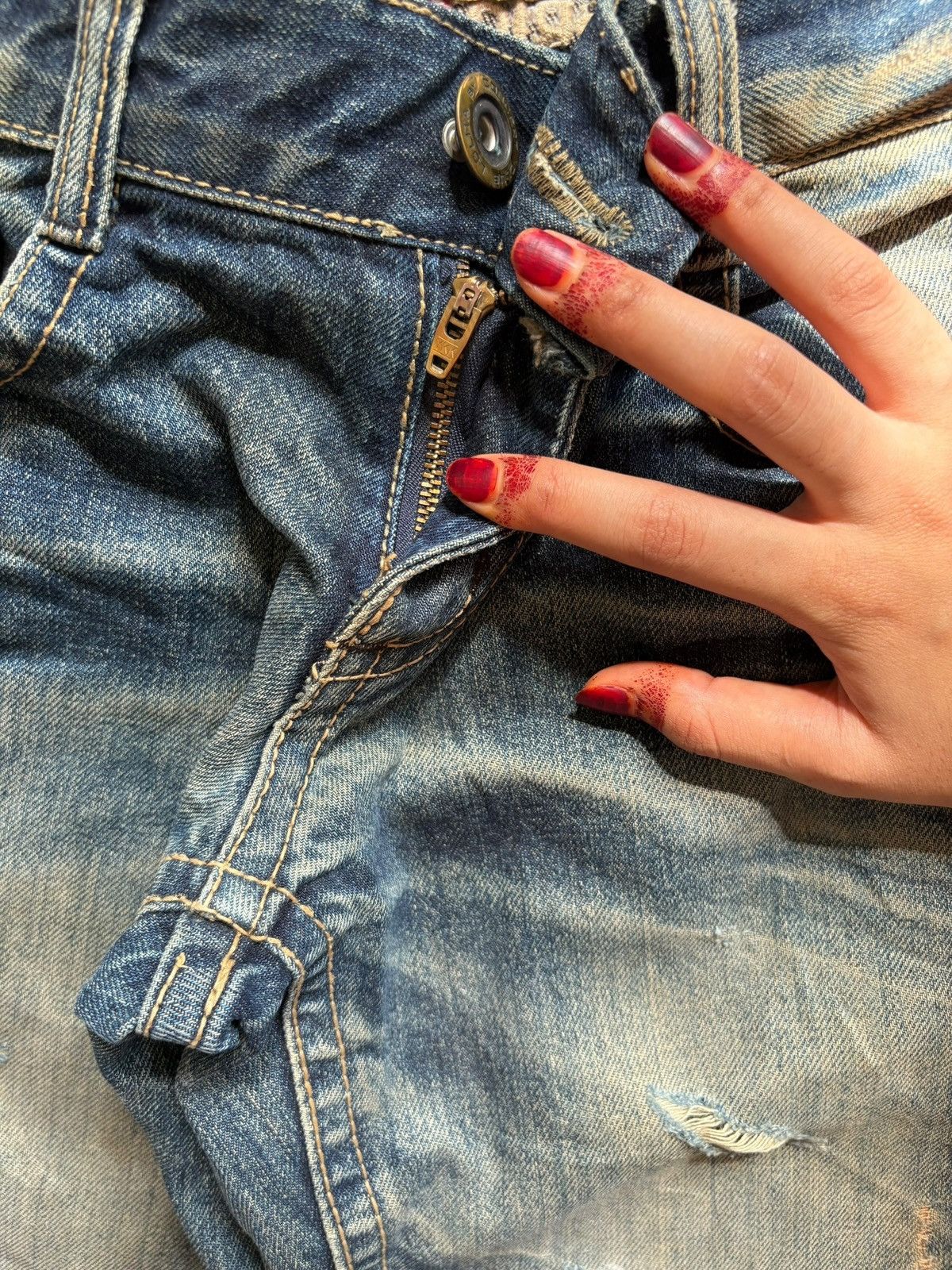 Japanese Brand Vintage Lolita Embellished Mud Wash Distressed Jeans Size US 30 / EU 46 - 3 Thumbnail