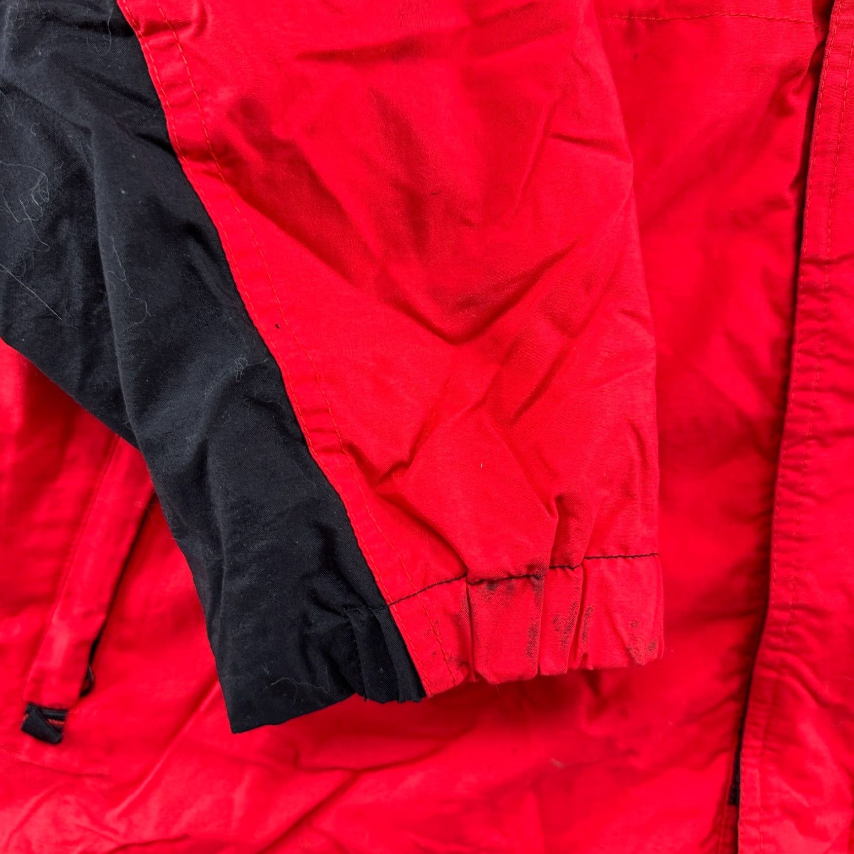 Marlboro VINTAGE Marlboro Jacket Mens XL Windbreaker Hooded Nylon Red Black Logo 90s Winter Spring Fall Casual Workwear Size US XL / EU 56 / 4 - 2 Thumbnail