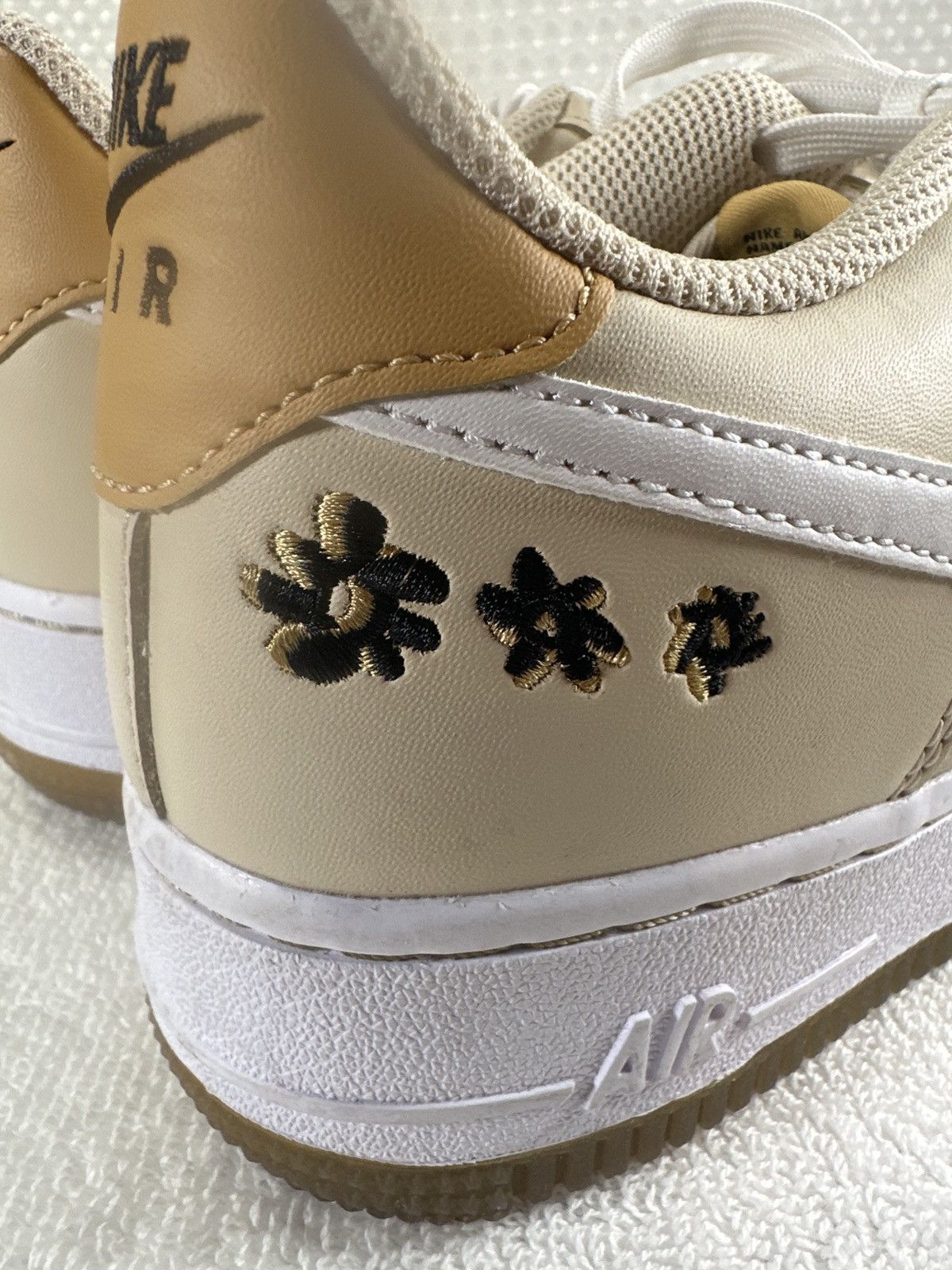 Nike Nike Air Force 1 Low Sanddrift (Women's) Shoes Size US 7.5 / IT 37.5 - 6 Thumbnail