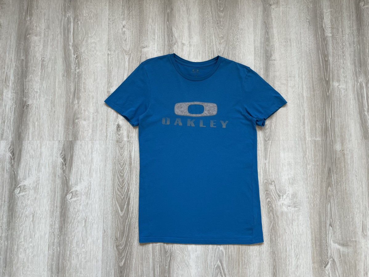 Oakley × Vintage Oakley T Shirt Big Logo Slim Fit Outdoor Size US M / EU 48-50 / 2 - 1 Thumbnail