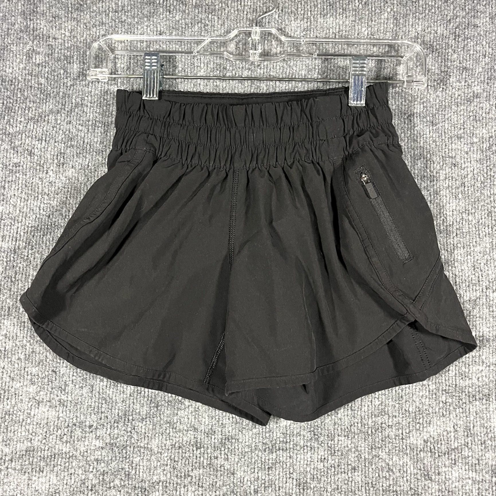 Lululemon Lululemon Women’s 4 Black Tracker 3" Inseam Activewear Lined Shorts Shirt? Size 27" / US 4 / IT 40 - 3 Thumbnail