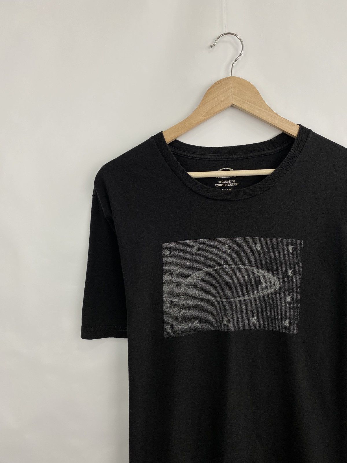 Oakley × Vintage 🇺🇸 Vintage Y2K Oakley Big Logo T-Shirt Rare Retro Hype Size US XL / EU 56 / 4 - 2 Thumbnail