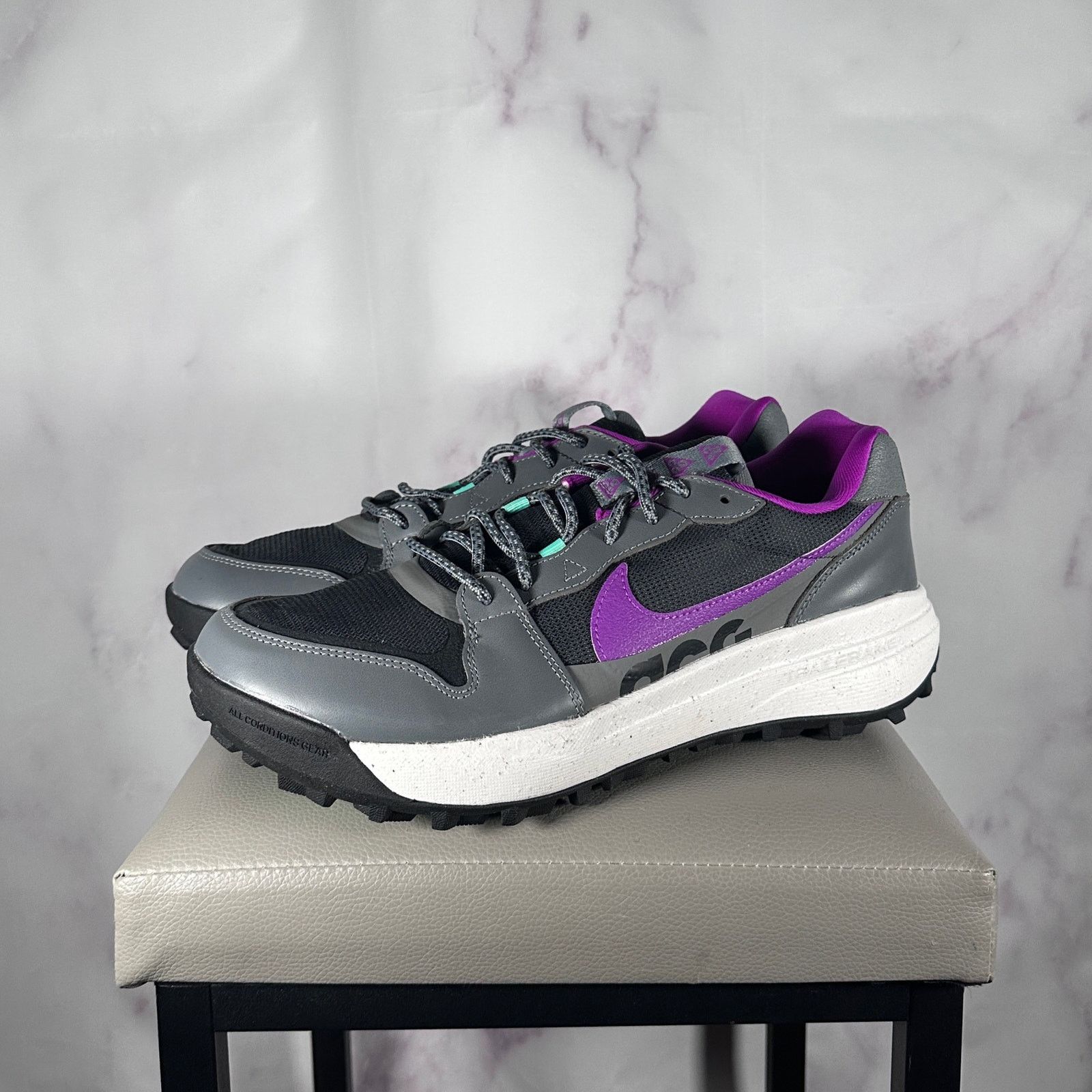 Nike ACG Lowcate Smoke Grey Vivid Purple Size US 10.5 / EU 43-44 - 1 Thumbnail