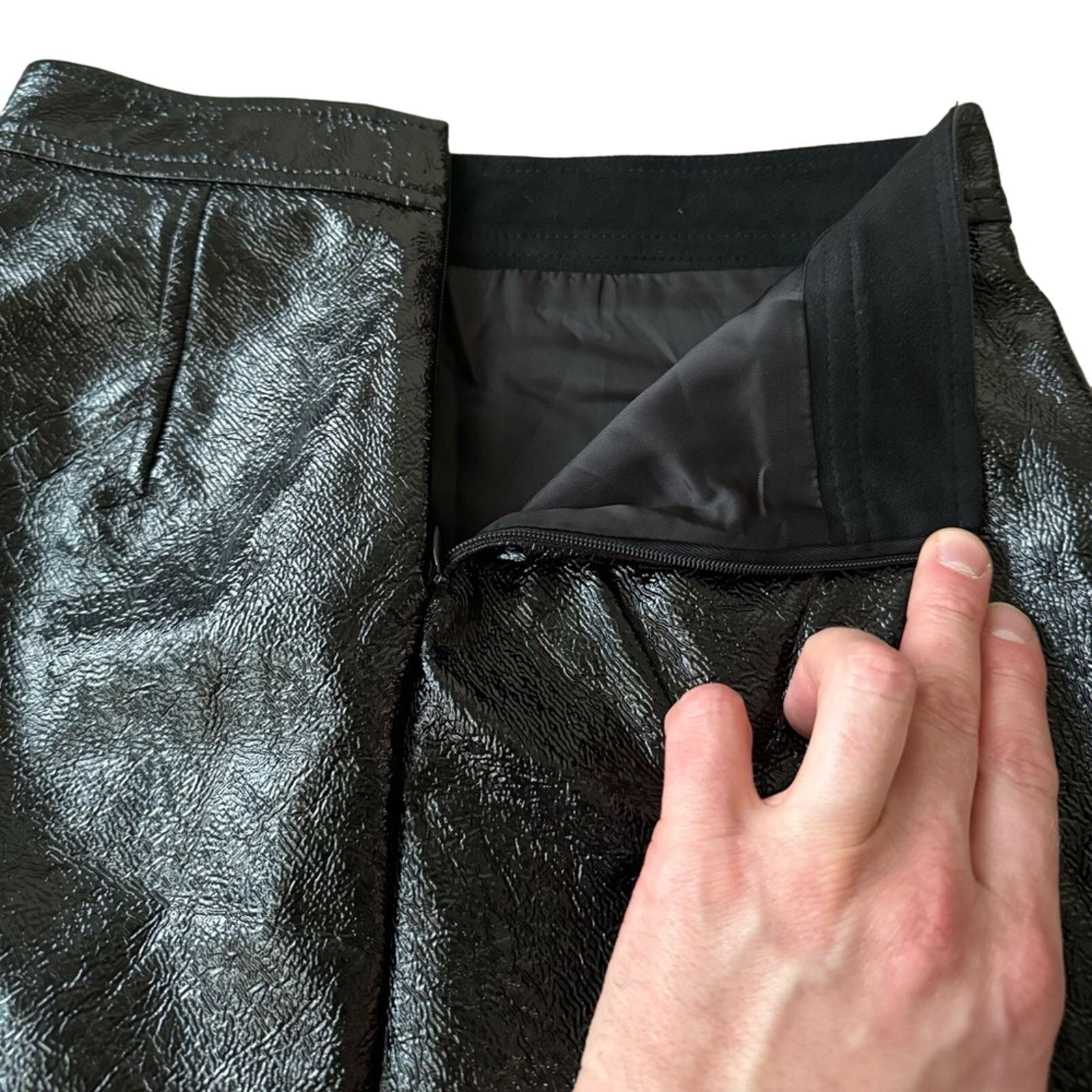 Aritzia Aritzia Wilfred Faux Leather Black Crinkle Skirt Size 24" / US 00 / IT 34 - 5 Thumbnail