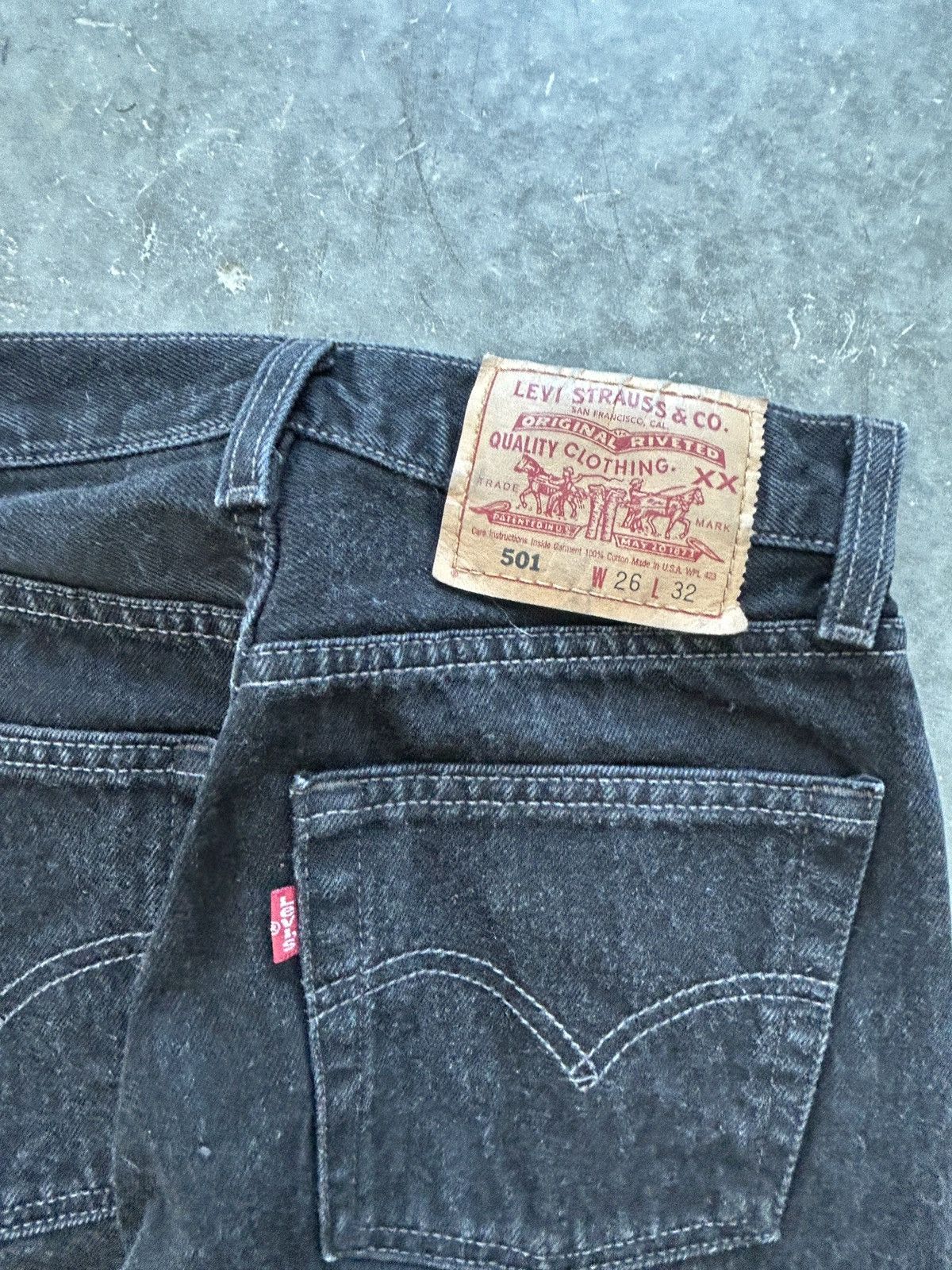 Levi's Vintage 90s Black Levis 501 Denim Jeans 26x32 Size US 26 / EU 42 - 2 Thumbnail