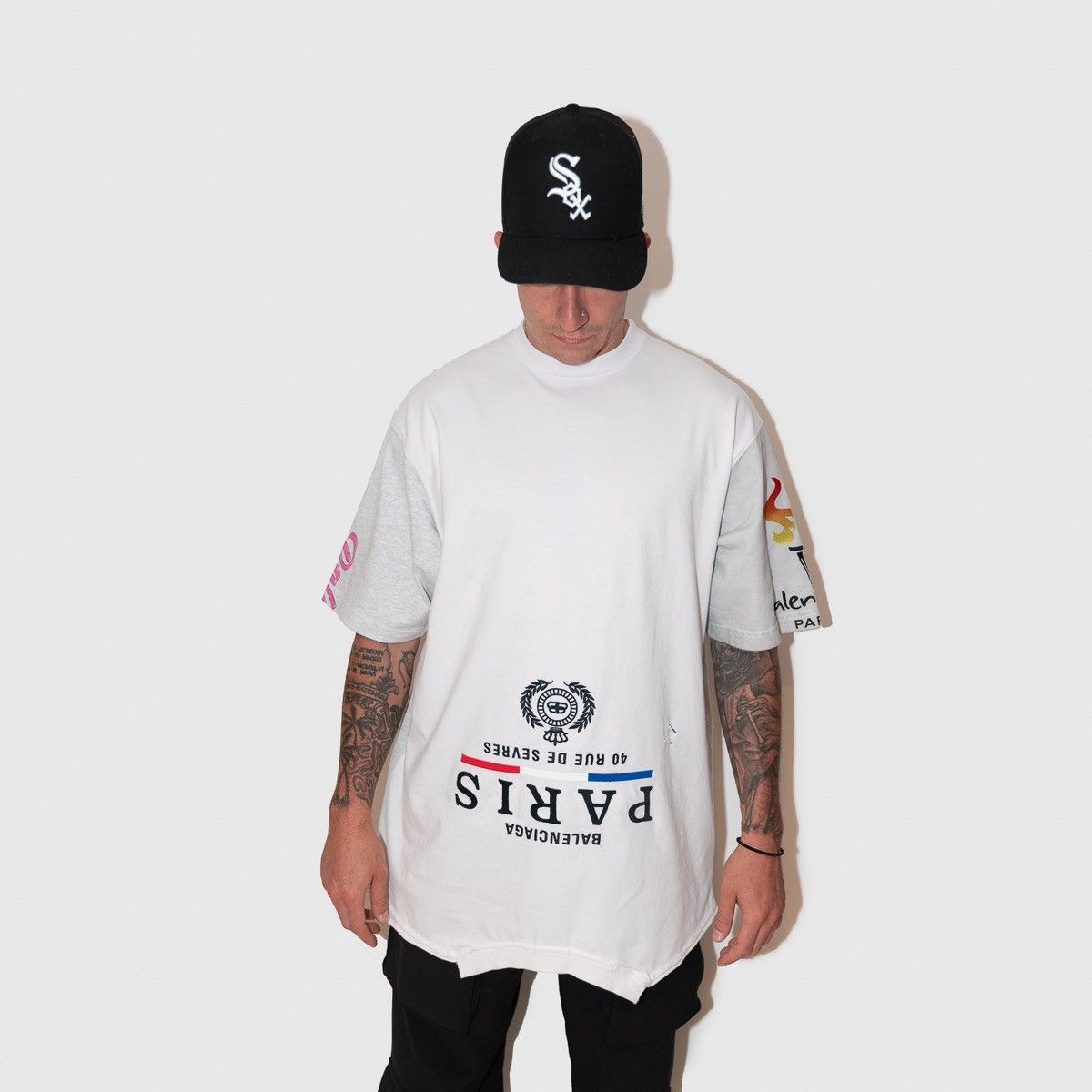 【BALENCIAGA】UPSIDE DOWN Tシャツ OVERSIZED ホワイト Balenciaga Paris Upside Down T-Shirt Oversized 'White