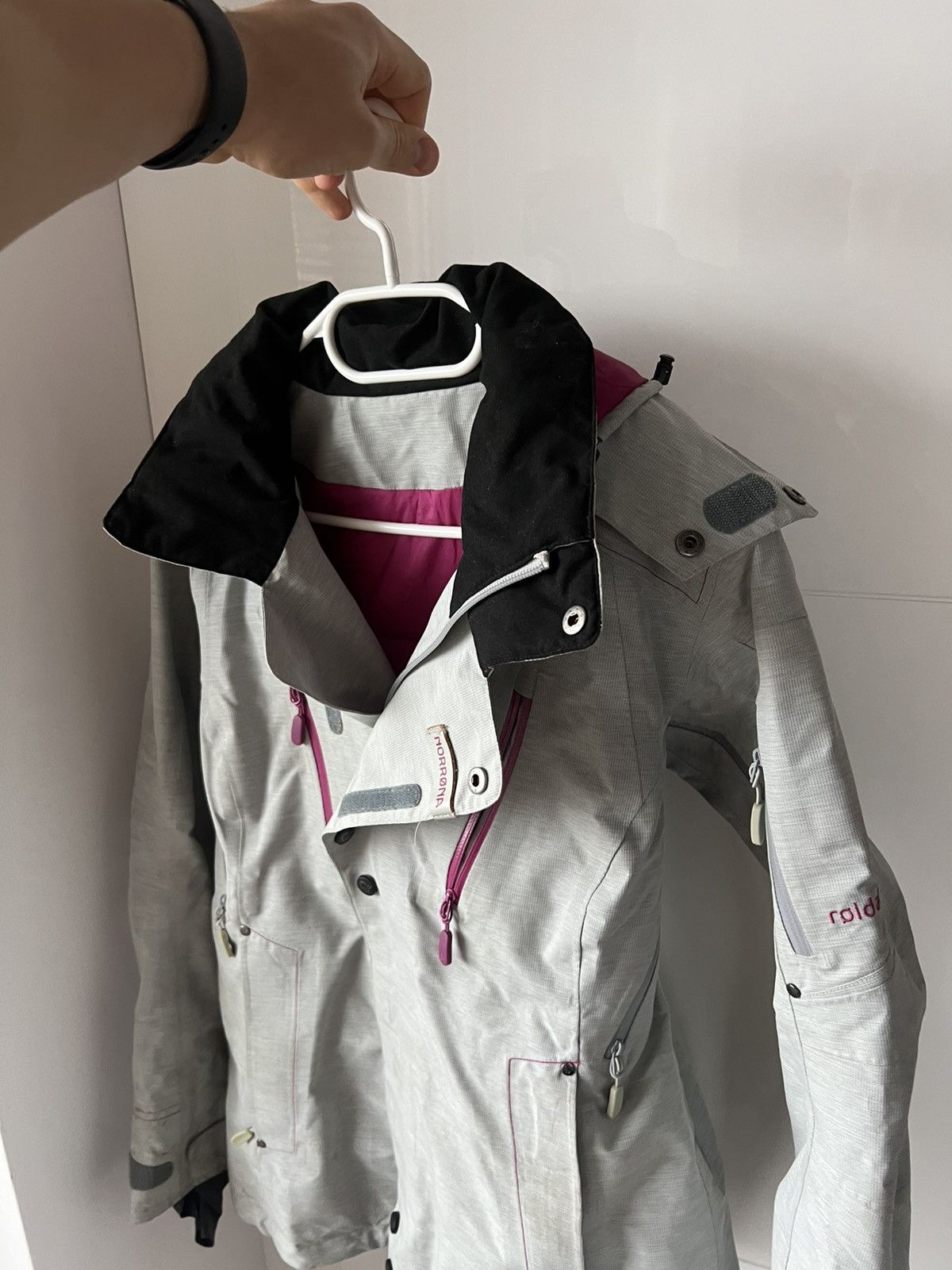 Norrona Norrona Gore-Tex Roldal Rare Gorpcore Insulated Pro Jacket Size S / US 4 / IT 40 - 2 Thumbnail