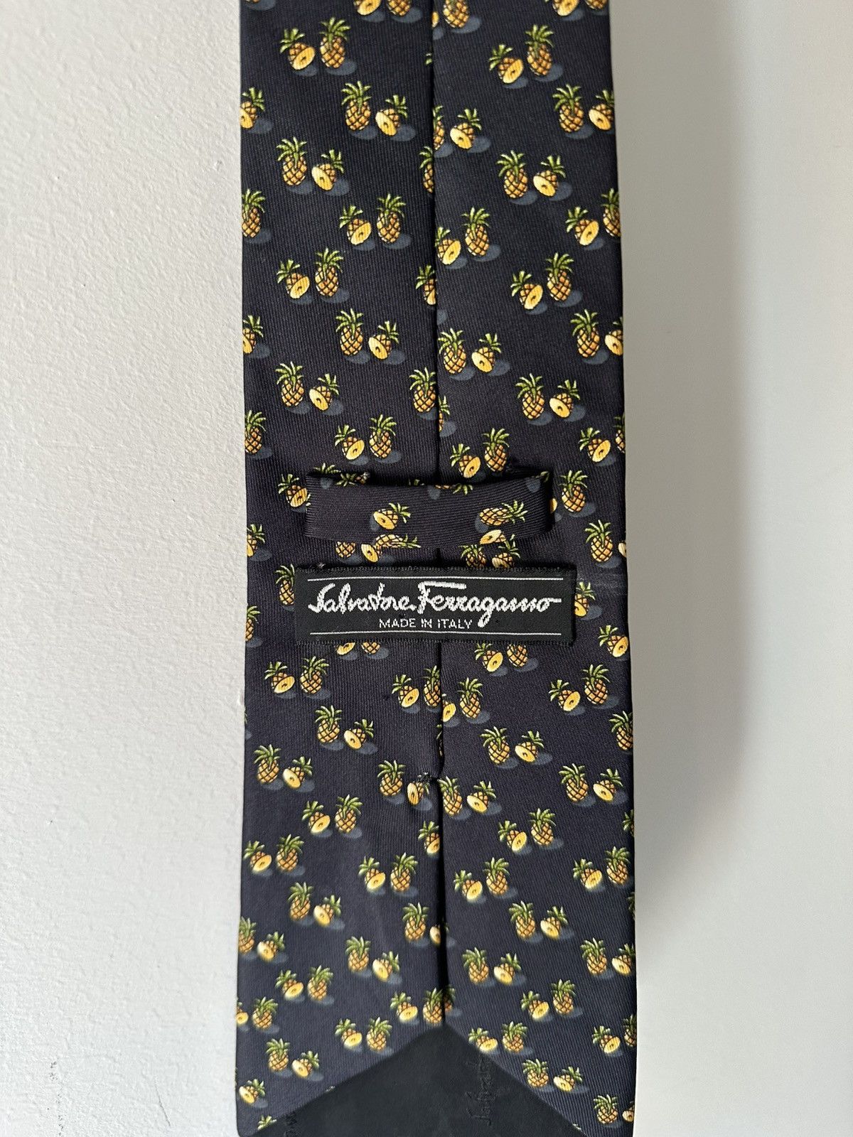 Salvatore Ferragamo Salvatore Ferragamo Silk Tie – Pineapple Print Made in Italy Size ONE SIZE - 3 Thumbnail