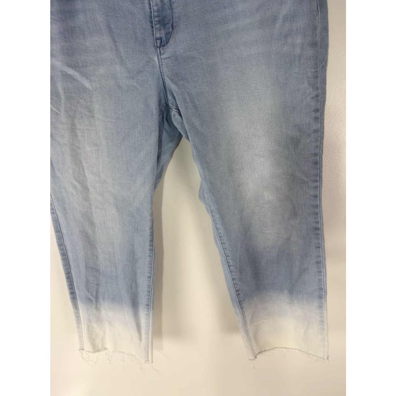 J. Jill J Jill Denim Hi-Rise Straight Jeans Womens 14P Blue Cotton Spandex 5-Pocket Button Zip Inseam 24in Bleached Lt Wash Cropped Leg 7.5in Rise 11in Size 36" / US 14 / IT 50 - 3 Thumbnail