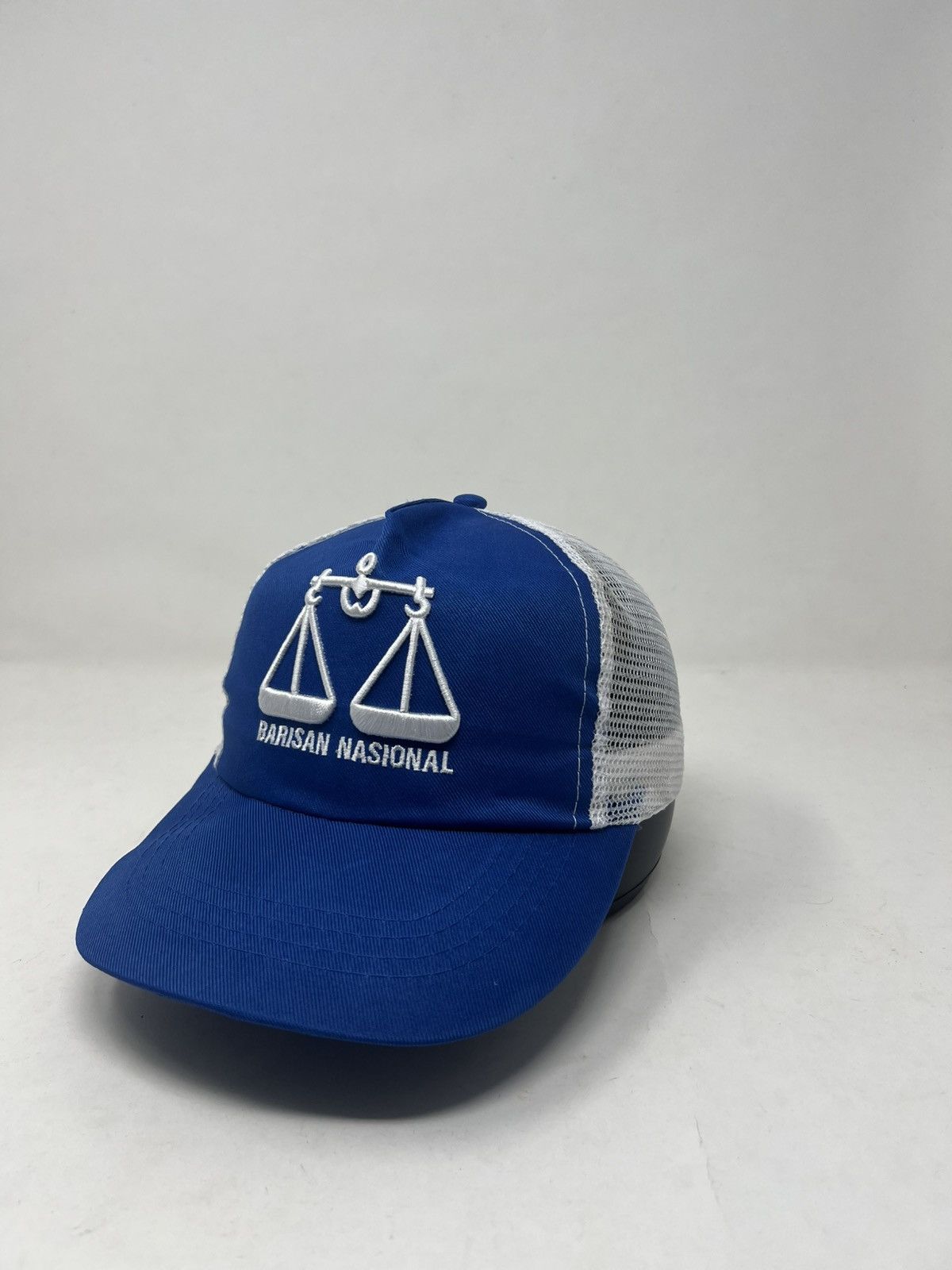 Vintage Vintage Embroiderty Scale BN Trucker Hat Size ONE SIZE - 1 Thumbnail